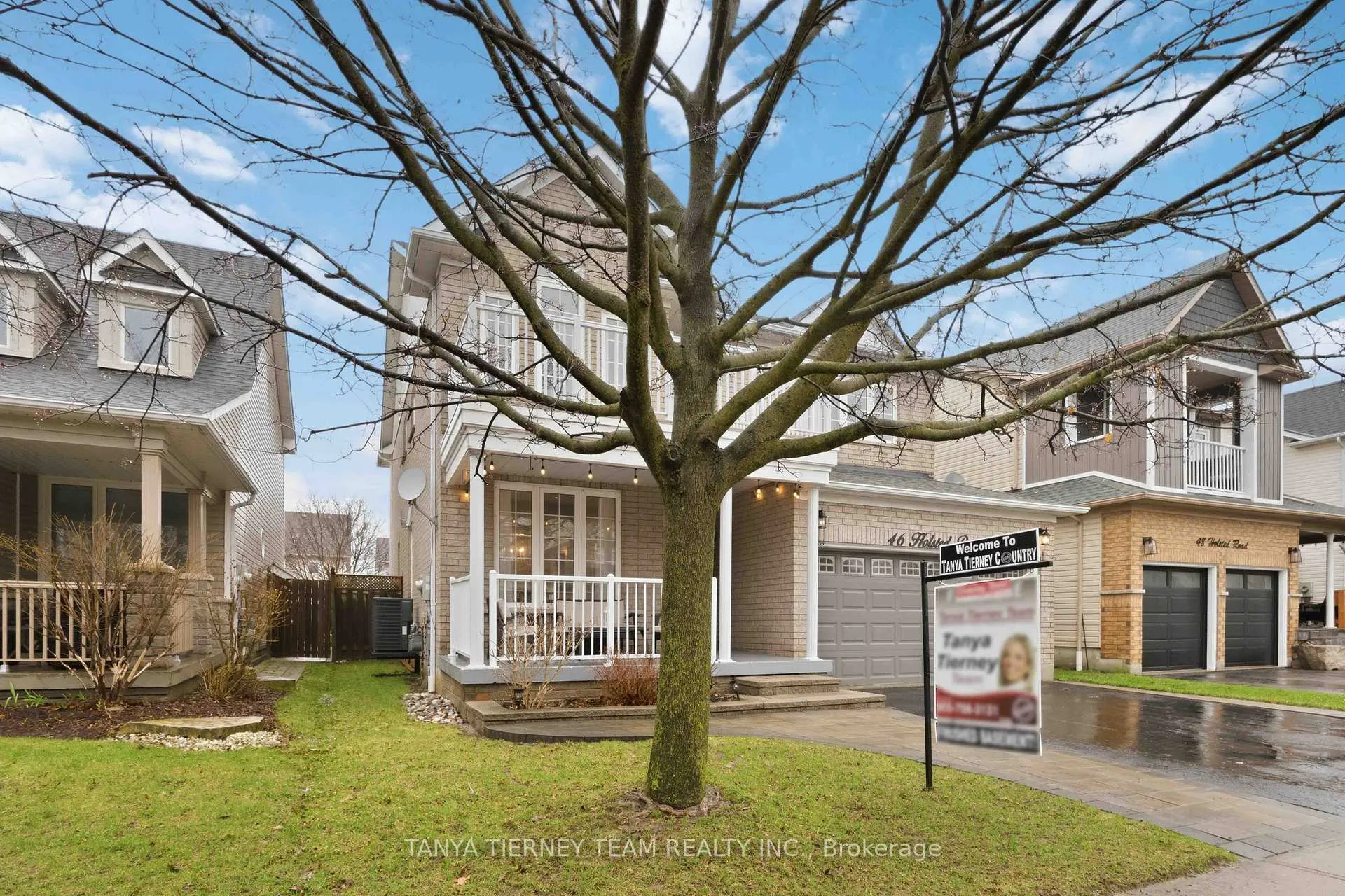 Photo 3 of 46 Holsted Road, Whitby, Brooklin — HOMEH