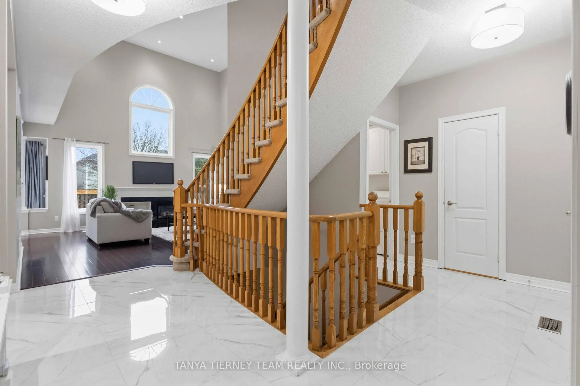 Photo 11 of 46 Holsted Road, Whitby, Brooklin — HOMEH
