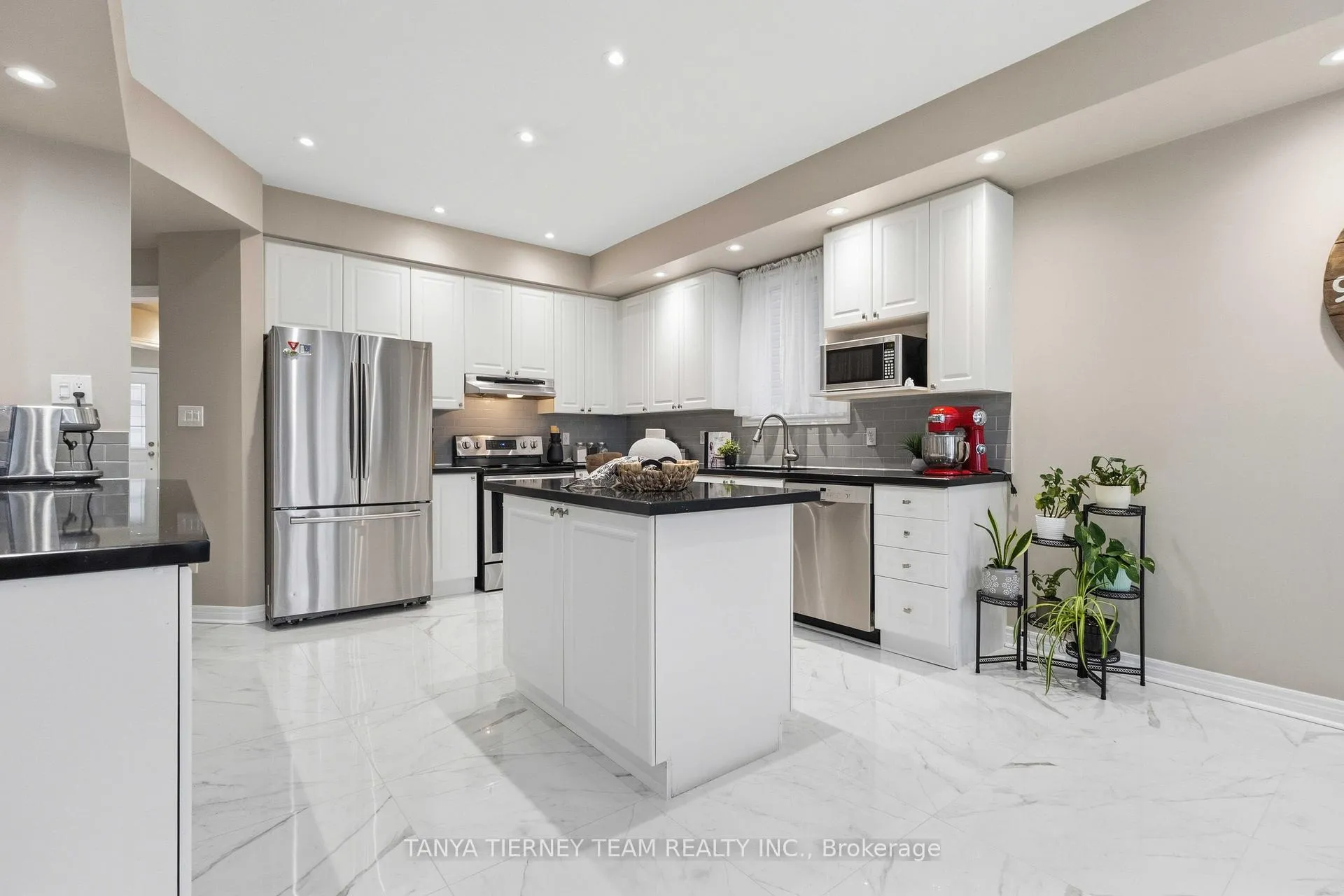 Photo 19 of 46 Holsted Road, Whitby, Brooklin — HOMEH