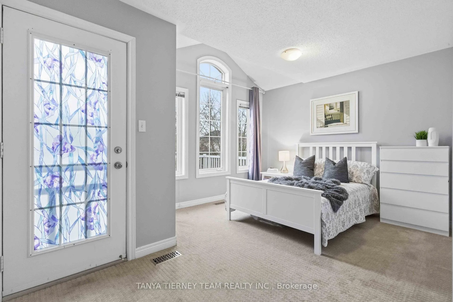Photo 30 of 46 Holsted Road, Whitby, Brooklin — HOMEH