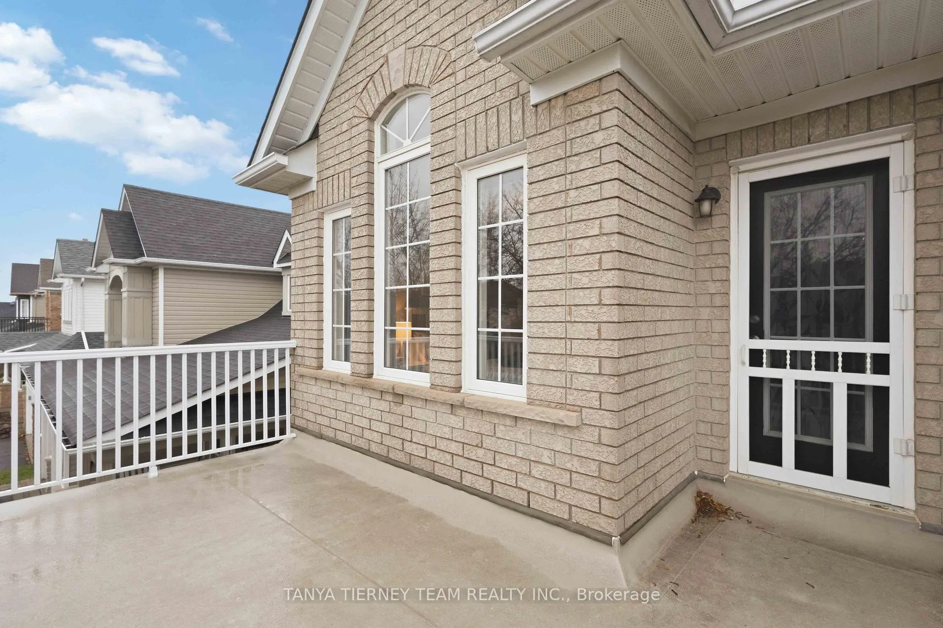 Photo 31 of 46 Holsted Road, Whitby, Brooklin — HOMEH