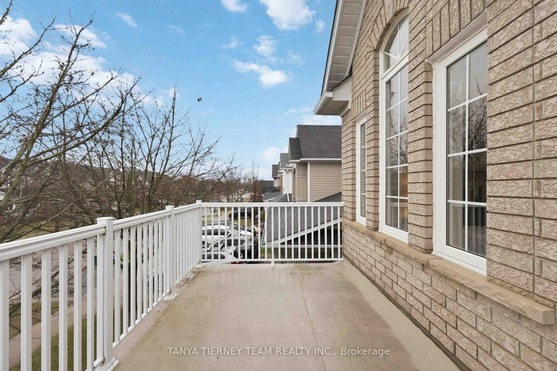 Photo 32 of 46 Holsted Road, Whitby, Brooklin — HOMEH