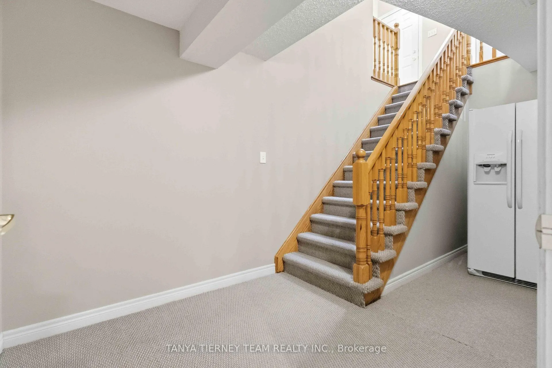 Photo 40 of 46 Holsted Road, Whitby, Brooklin — HOMEH