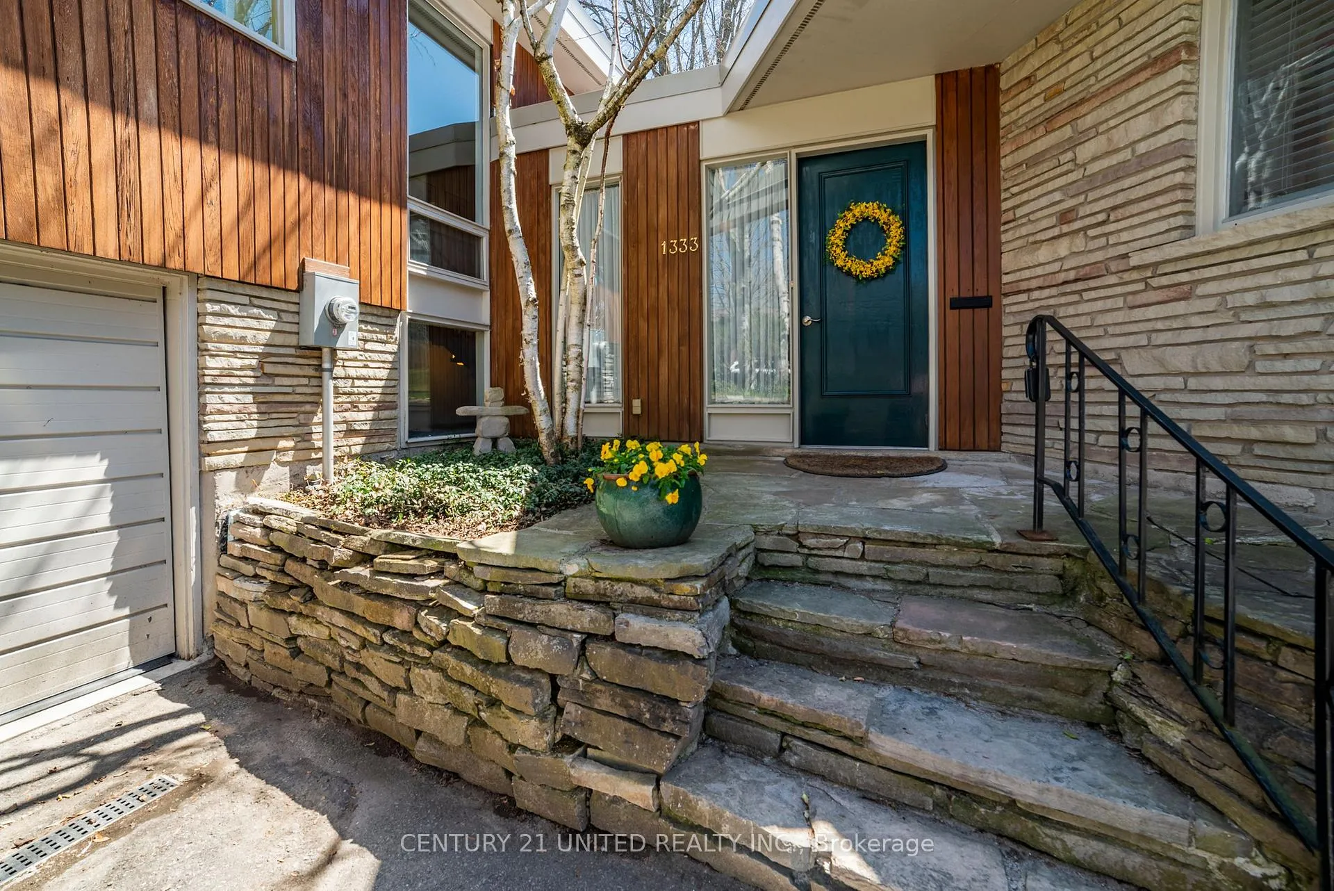 Photo 2 of 1333 Leighton Road, Peterborough, Northcrest Ward 5 — HOMEH