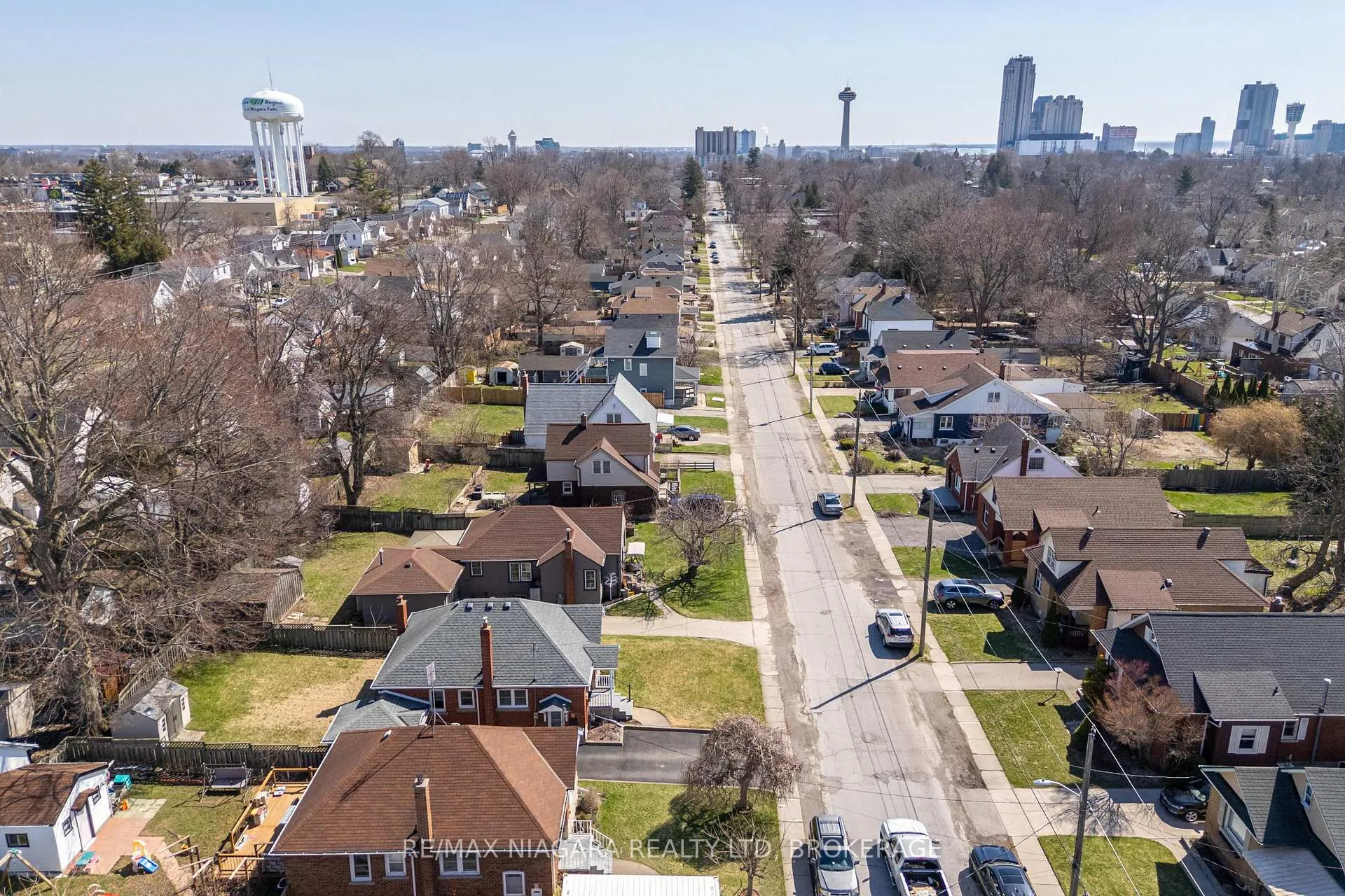 Photo 20 of 6469 Barker Street, Niagara Falls, Dorchester — HOMEH