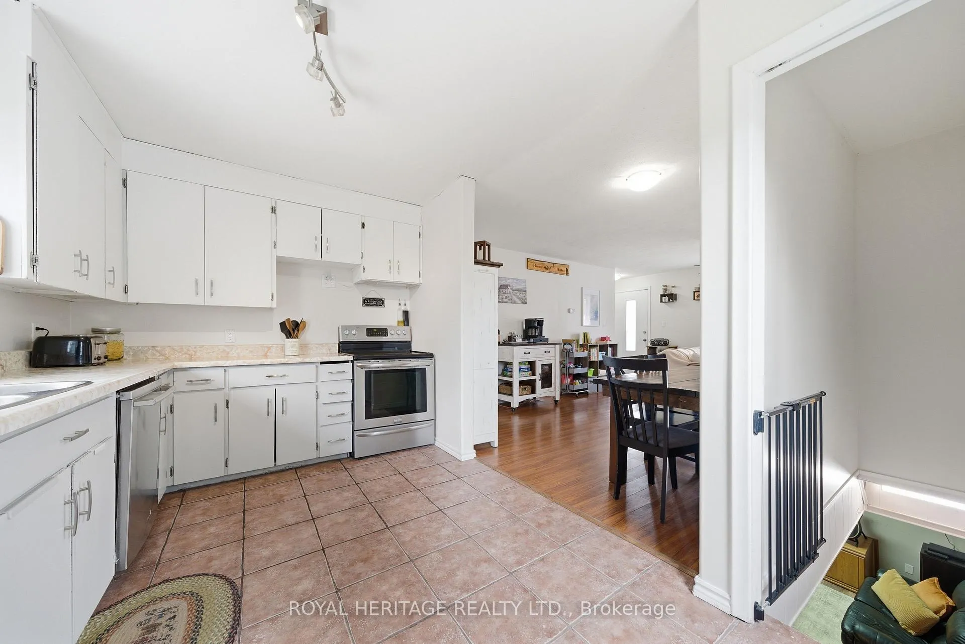 Photo 10 of 15 Kidd Avenue, Quinte West, Trenton Ward — HOMEH