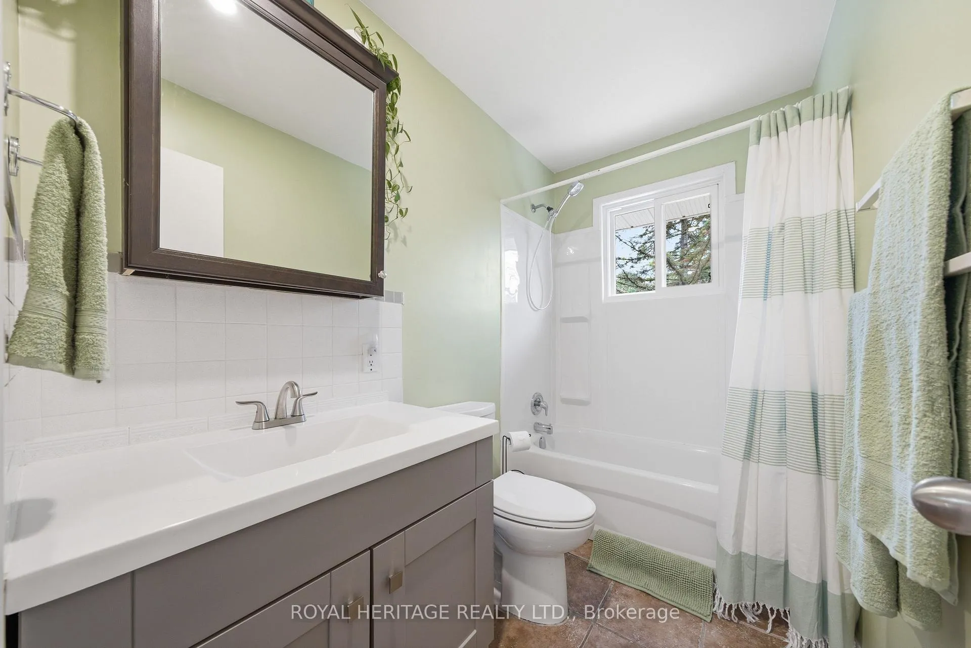 Photo 21 of 15 Kidd Avenue, Quinte West, Trenton Ward — HOMEH