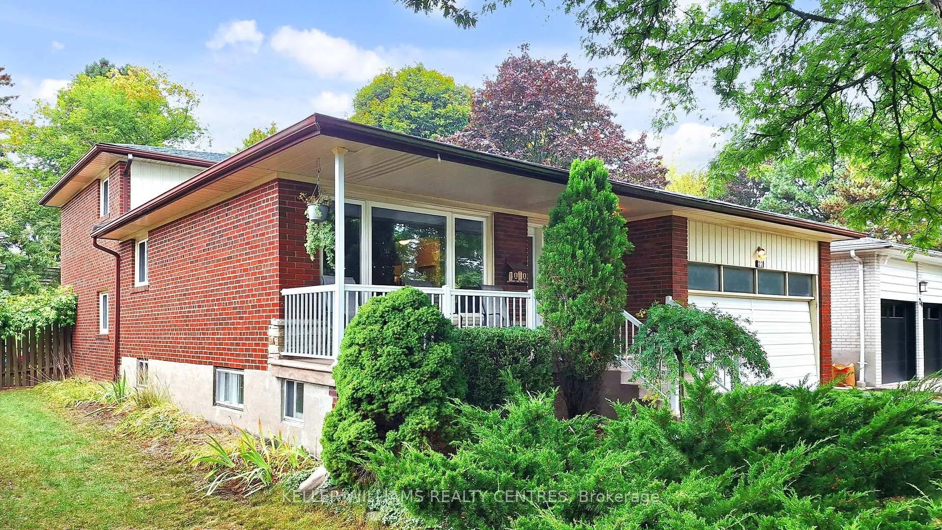 Front of 22 Coral Harbour Crescent