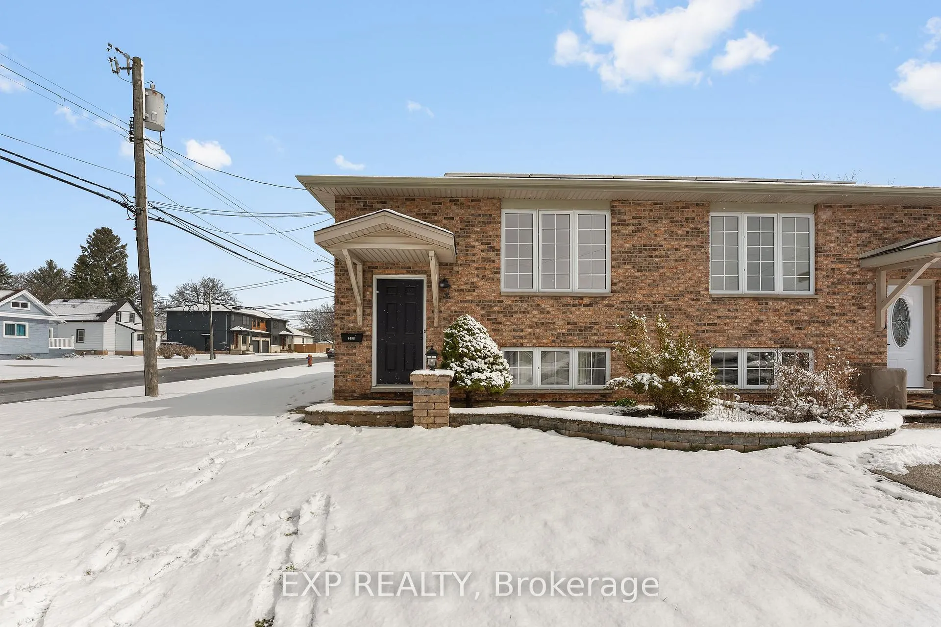 Photo 2 of 4688 Lee Avenue, Niagara Falls, Ascot — HOMEH