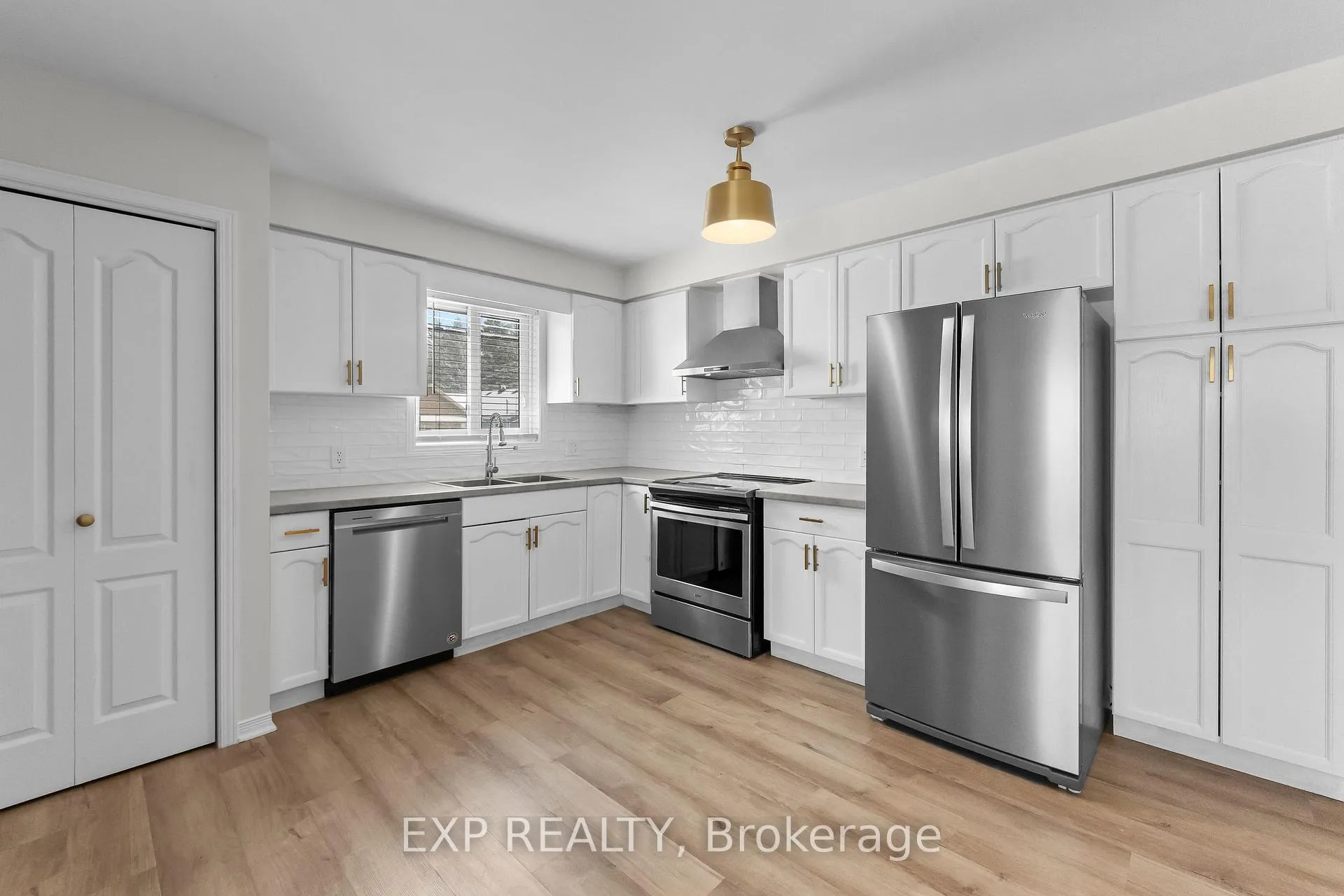 Photo 5 of 4688 Lee Avenue, Niagara Falls, Ascot — HOMEH