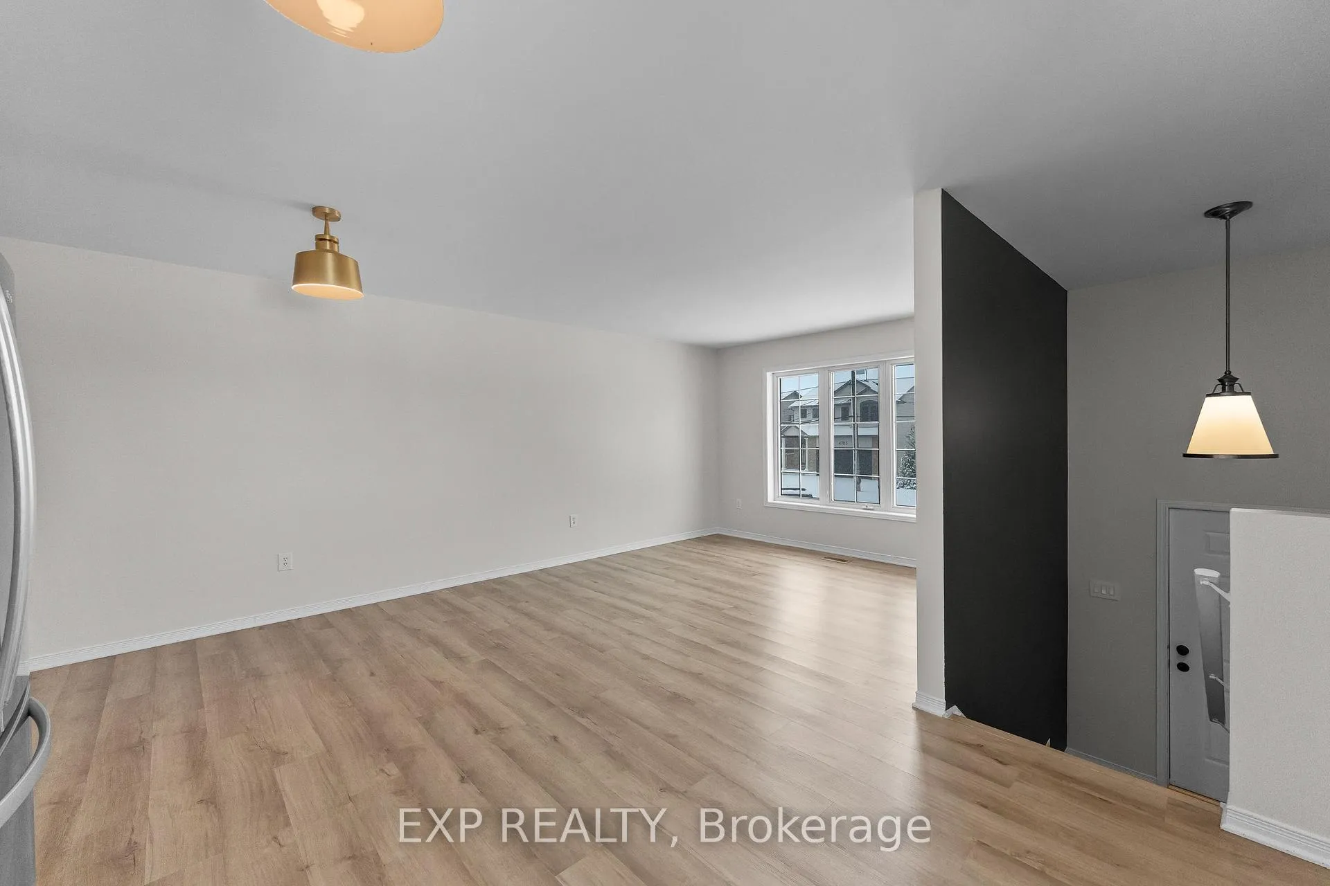 Photo 6 of 4688 Lee Avenue, Niagara Falls, Ascot — HOMEH