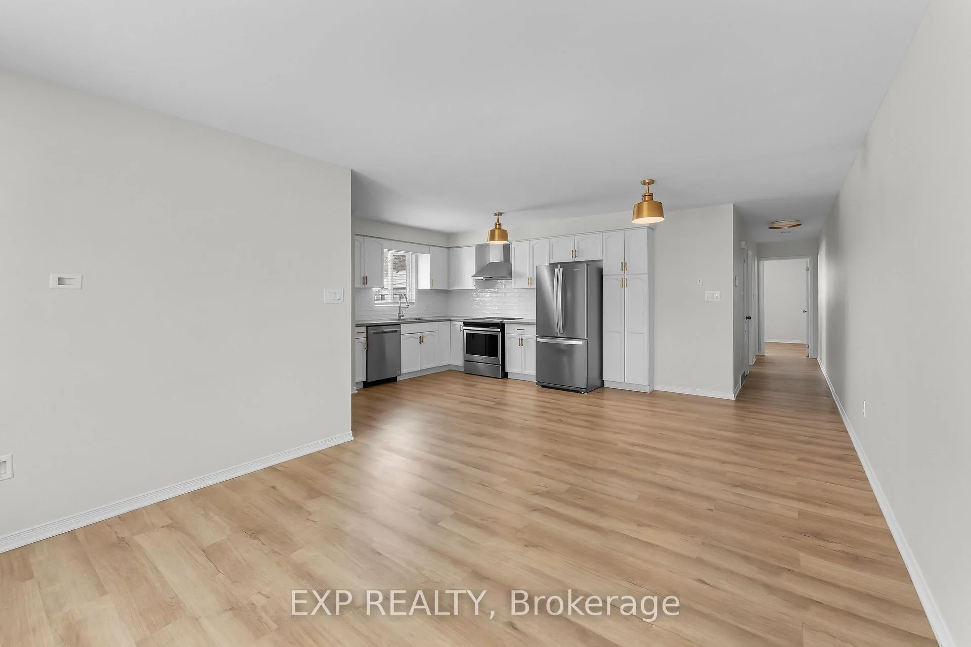 Photo 11 of 4688 Lee Avenue, Niagara Falls, Ascot — HOMEH