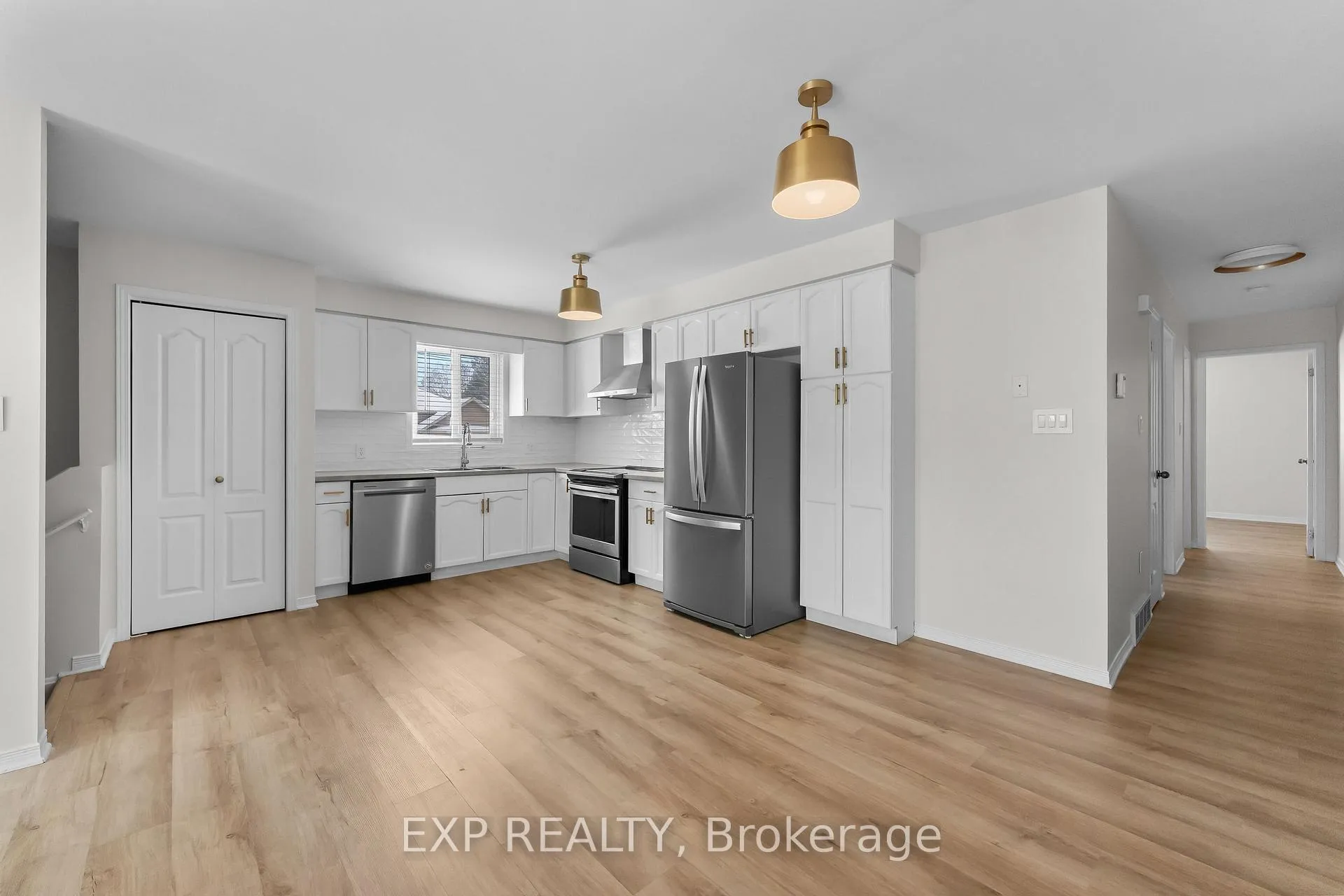Photo 12 of 4688 Lee Avenue, Niagara Falls, Ascot — HOMEH
