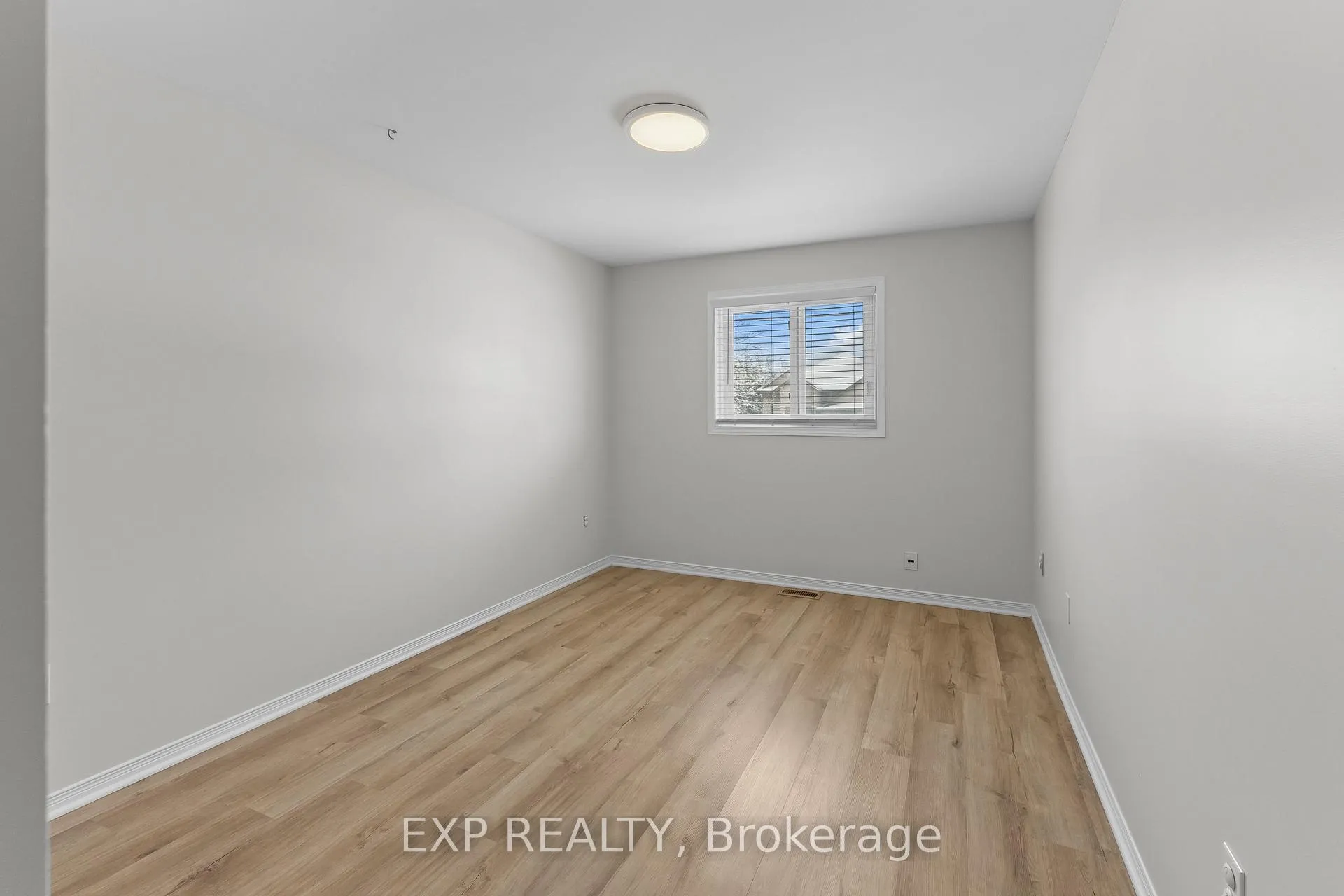 Photo 14 of 4688 Lee Avenue, Niagara Falls, Ascot — HOMEH