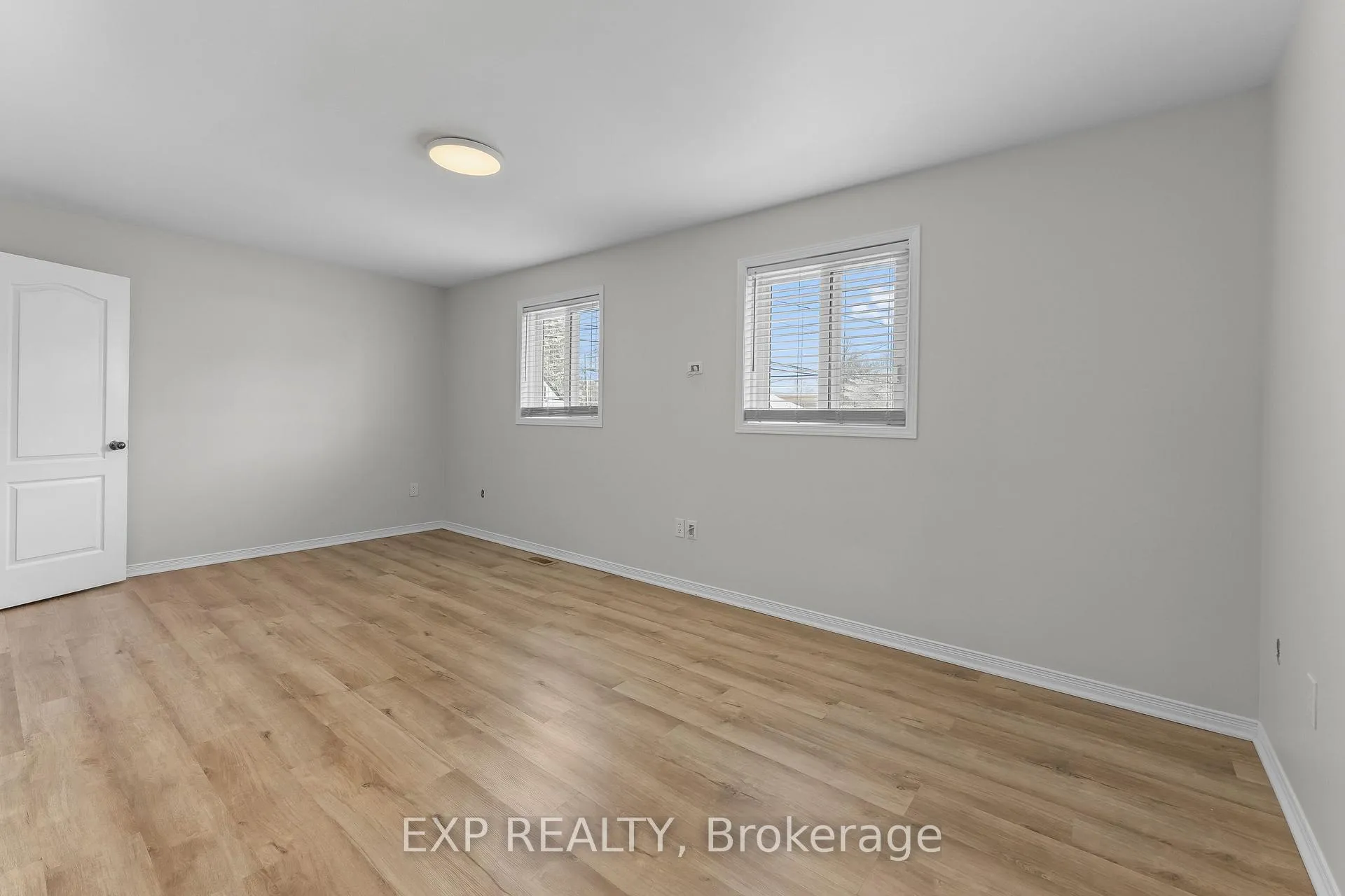 Photo 17 of 4688 Lee Avenue, Niagara Falls, Ascot — HOMEH