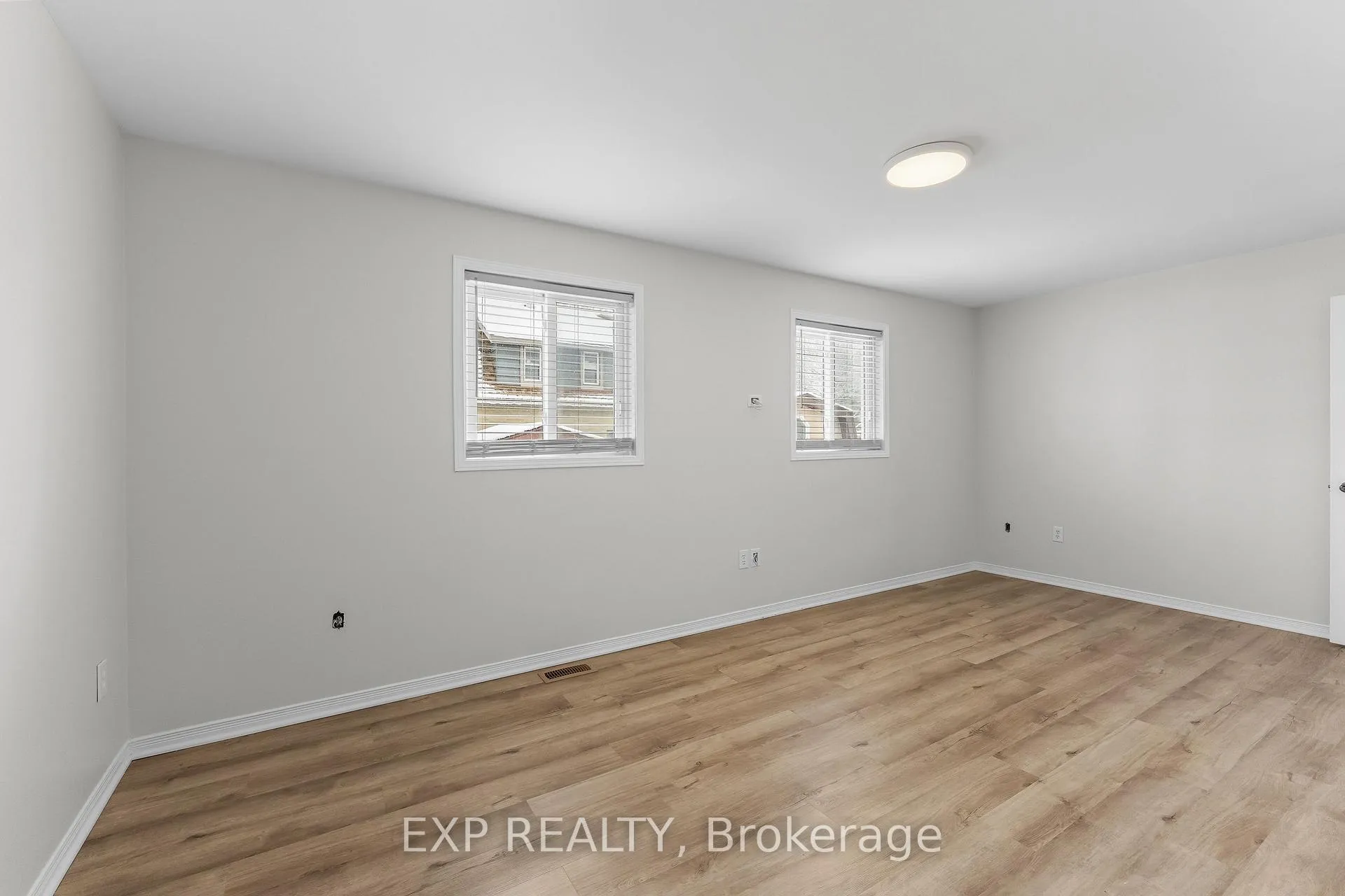 Photo 21 of 4688 Lee Avenue, Niagara Falls, Ascot — HOMEH