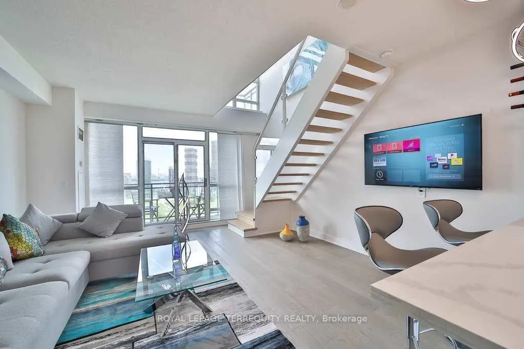 Photo 3 of Unit Ph06, 185 Legion Road N, Etobicoke, Mimico — HOMEH