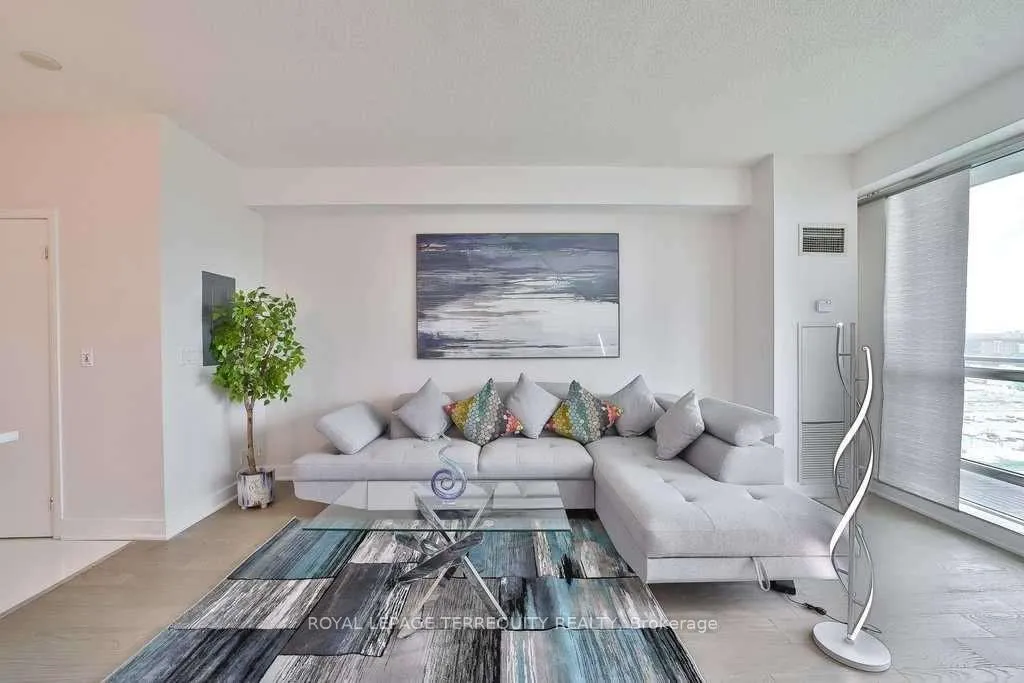Photo 7 of Unit Ph06, 185 Legion Road N, Etobicoke, Mimico — HOMEH
