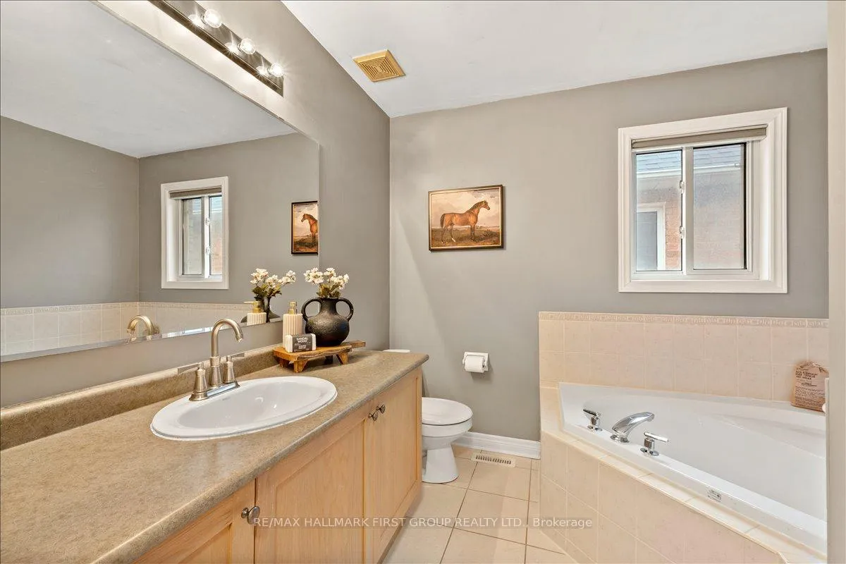 Photo 15 of 63 Bridgid Drive, Whitby, Williamsburg — HOMEH