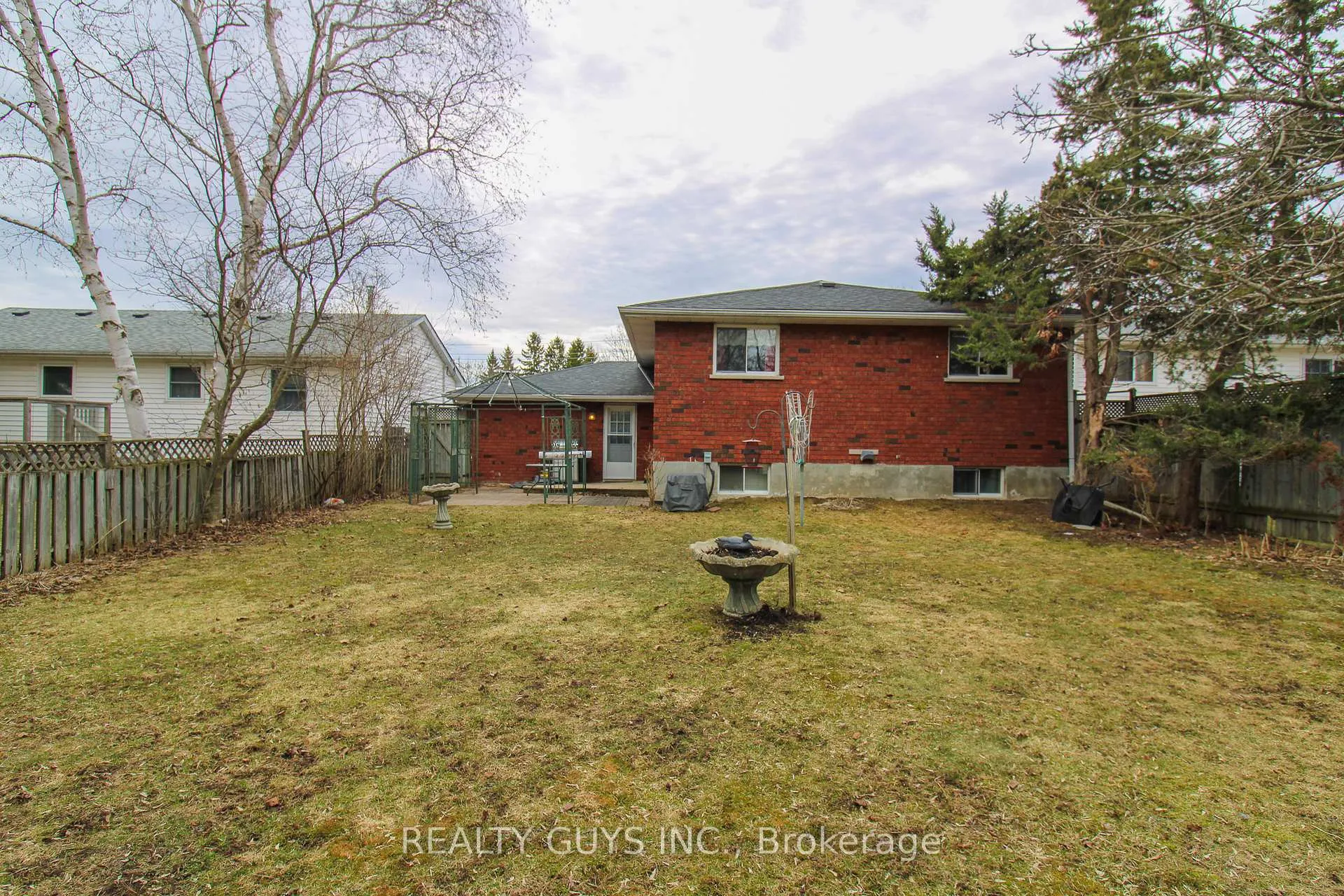 Photo 3 of 1168 Normandy Street, Peterborough, Northcrest Ward 5 — HOMEH