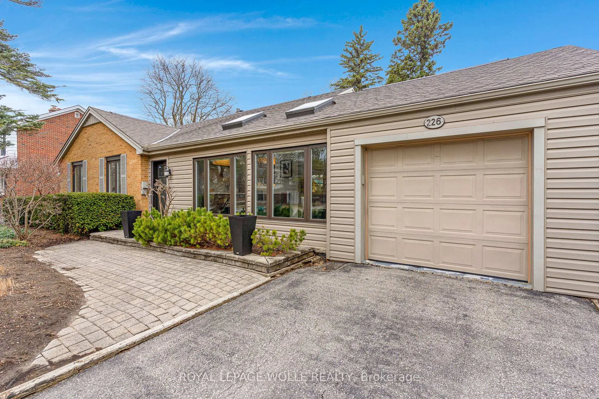 Photo 2 of 226 Forsyth Drive, Waterloo — HOMEH