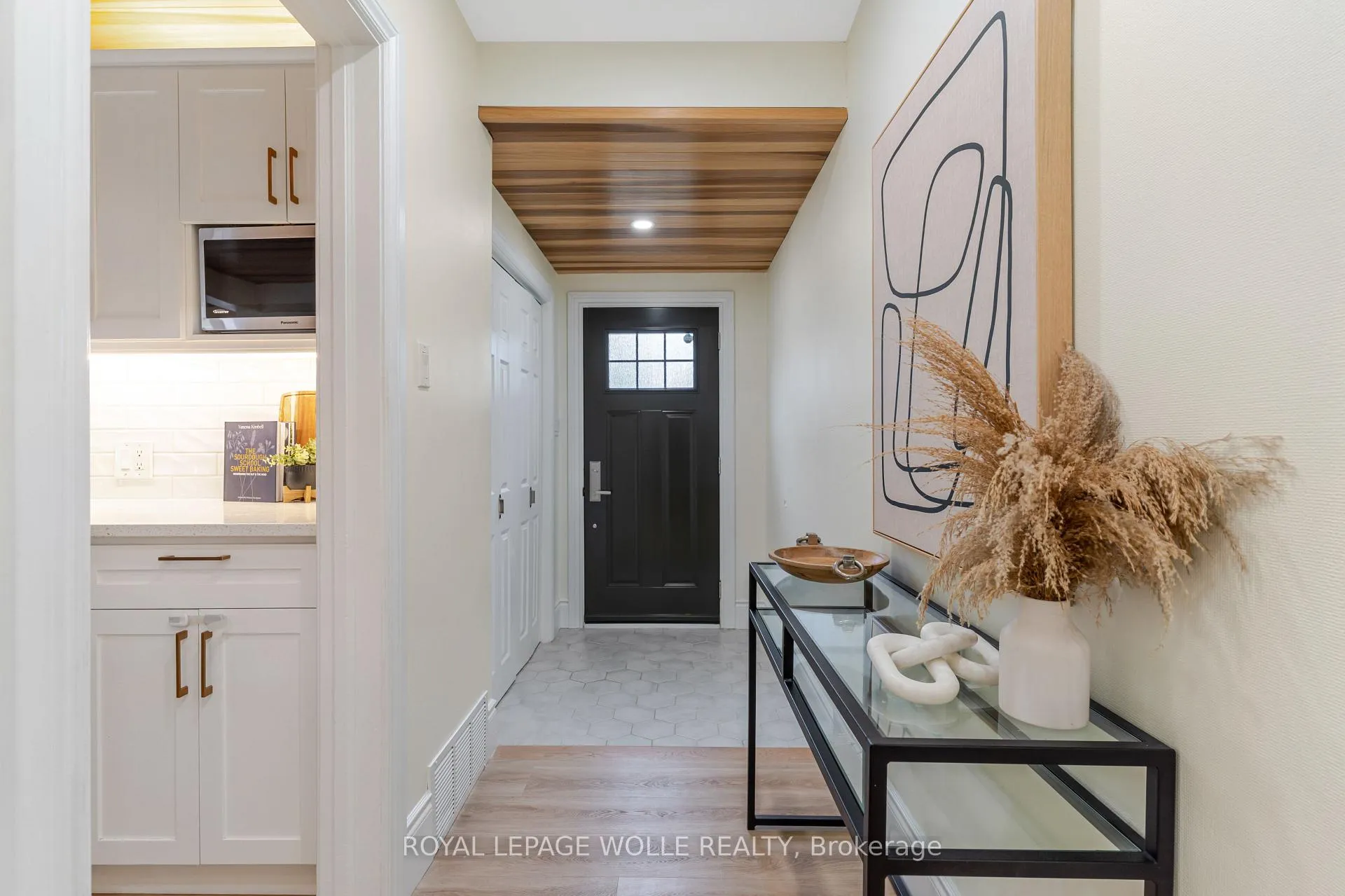 Photo 4 of 226 Forsyth Drive, Waterloo — HOMEH