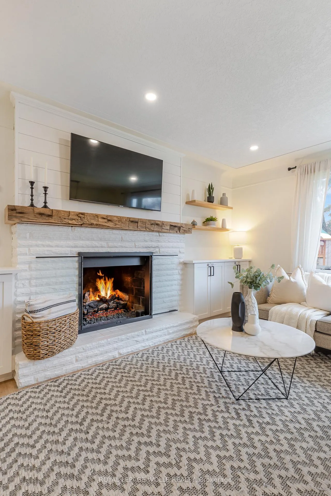 Photo 6 of 226 Forsyth Drive, Waterloo — HOMEH