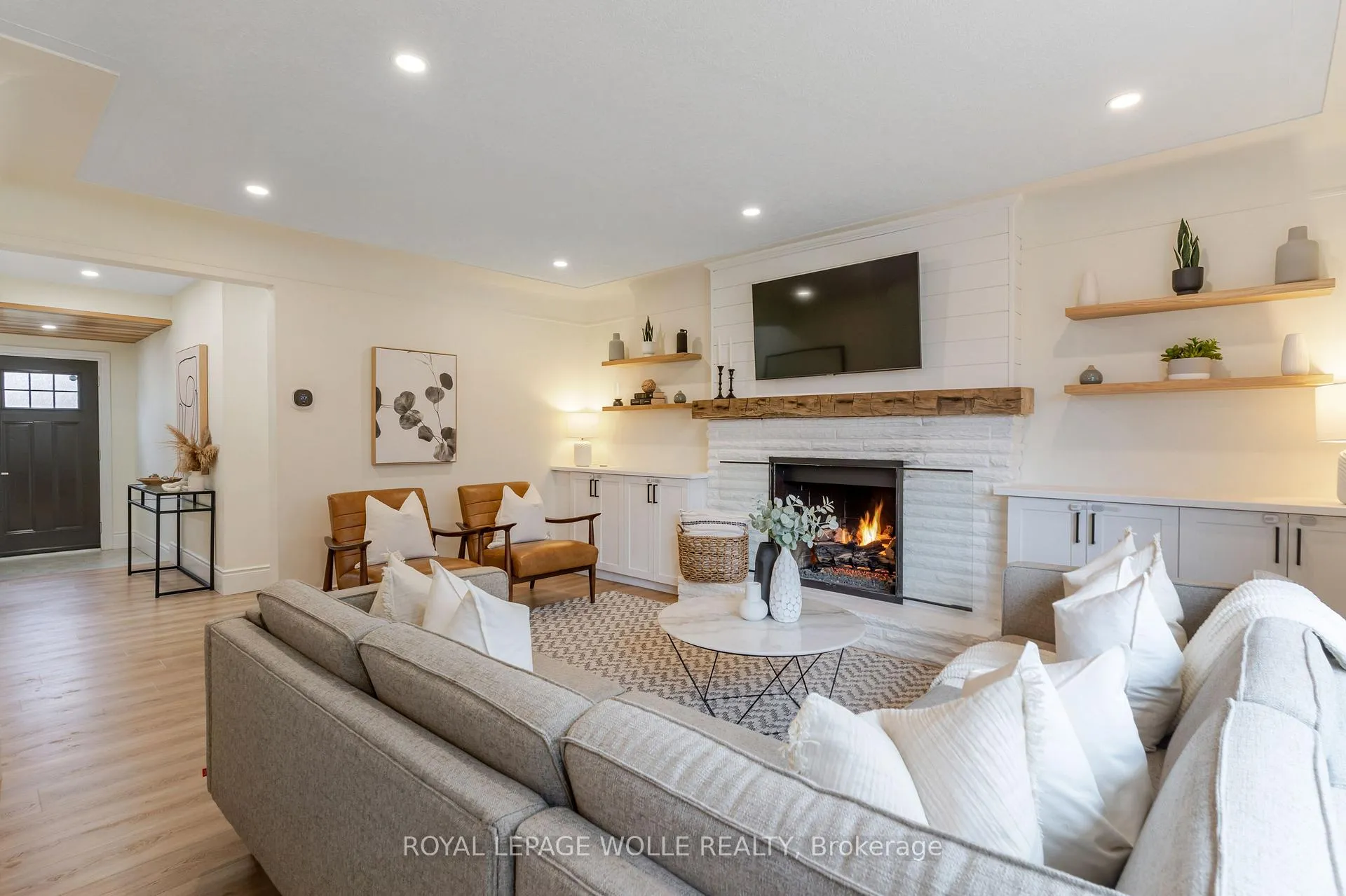 Photo 9 of 226 Forsyth Drive, Waterloo — HOMEH