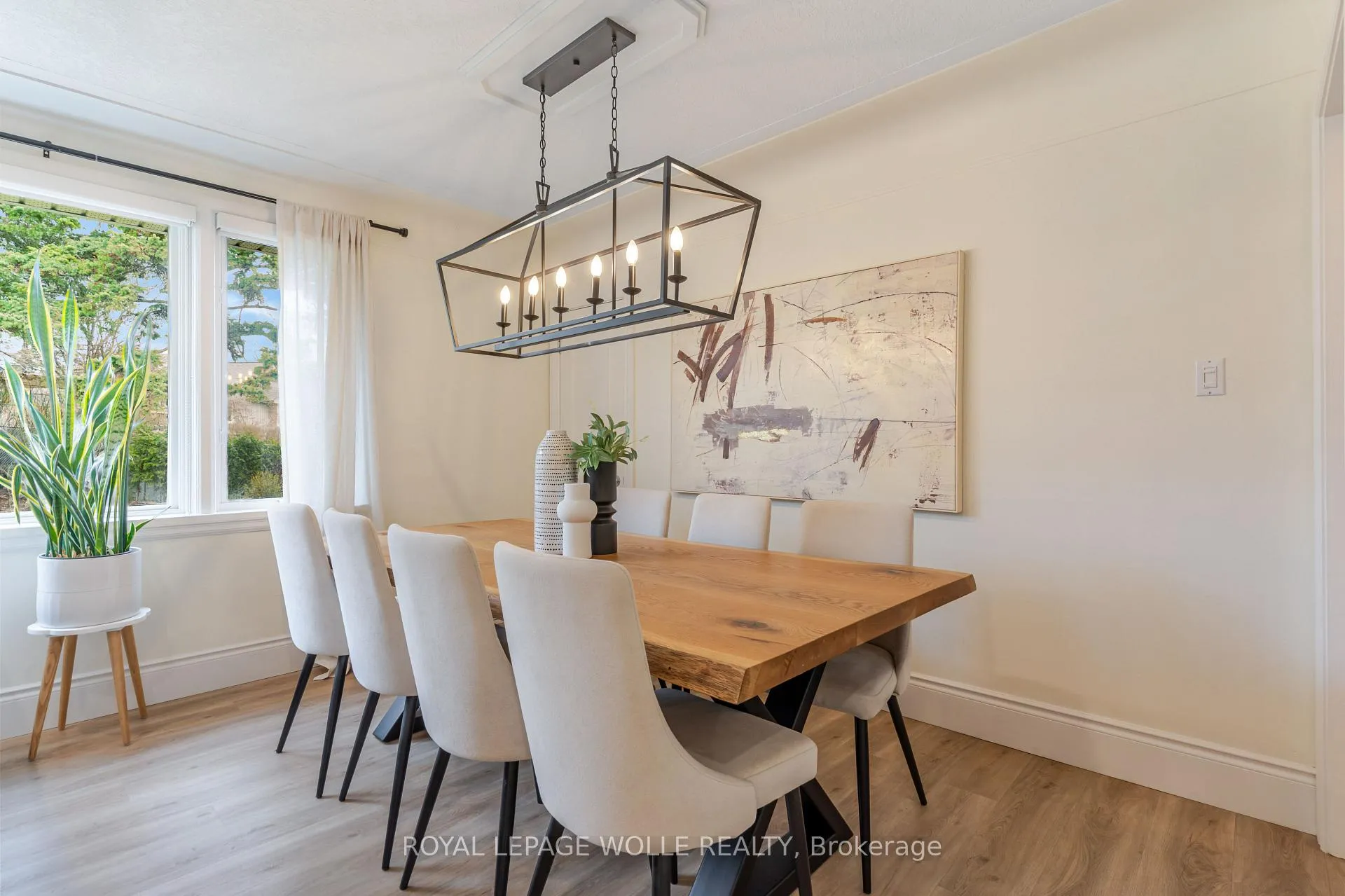 Photo 10 of 226 Forsyth Drive, Waterloo — HOMEH