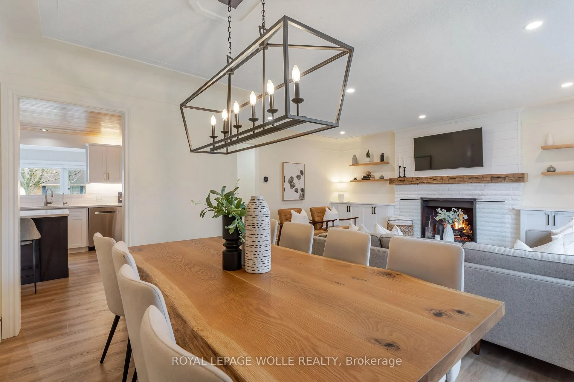 Photo 11 of 226 Forsyth Drive, Waterloo — HOMEH