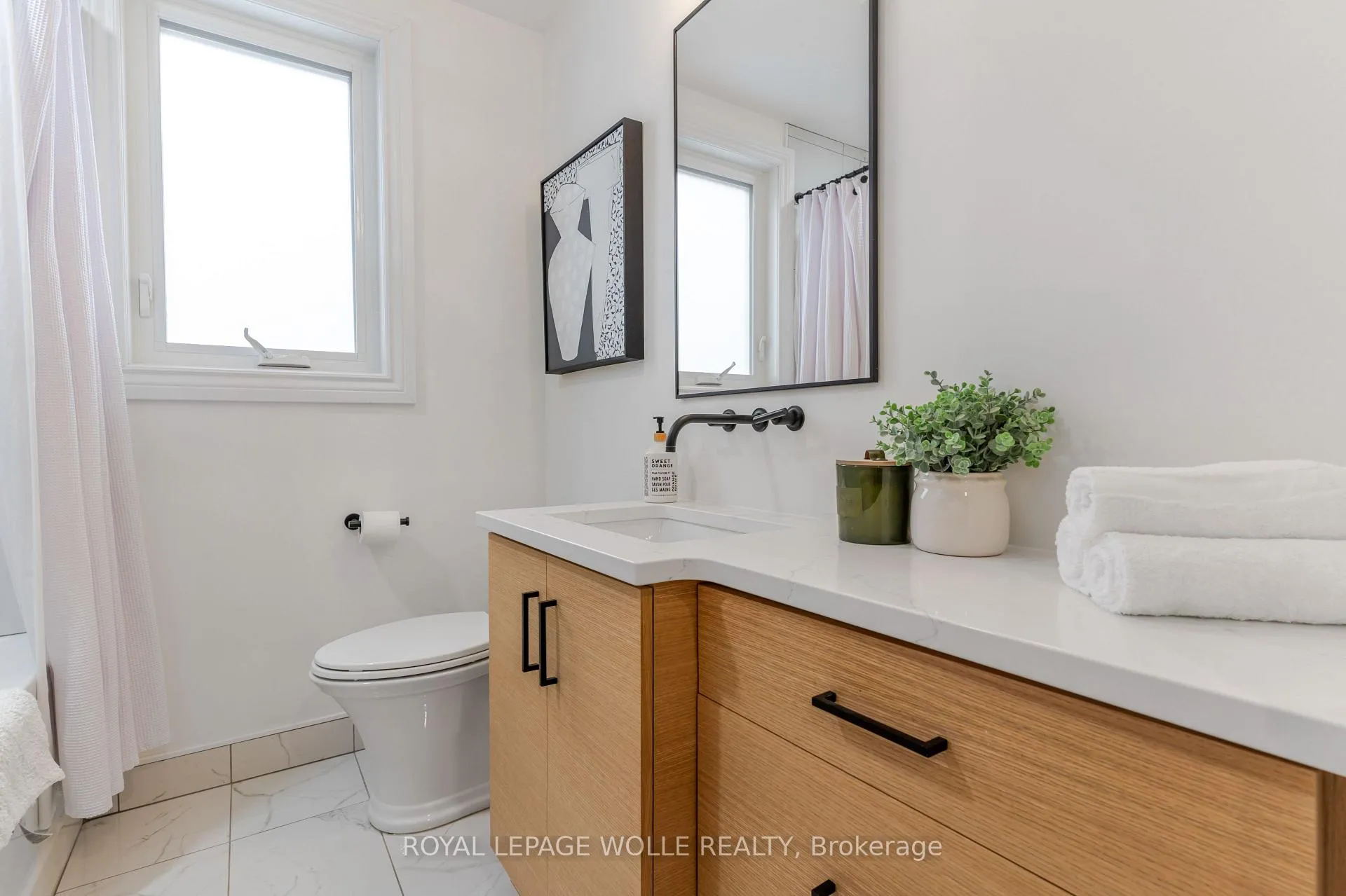 Photo 31 of 226 Forsyth Drive, Waterloo — HOMEH