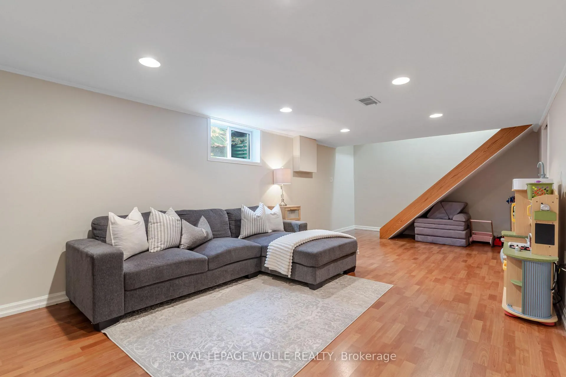 Photo 32 of 226 Forsyth Drive, Waterloo — HOMEH
