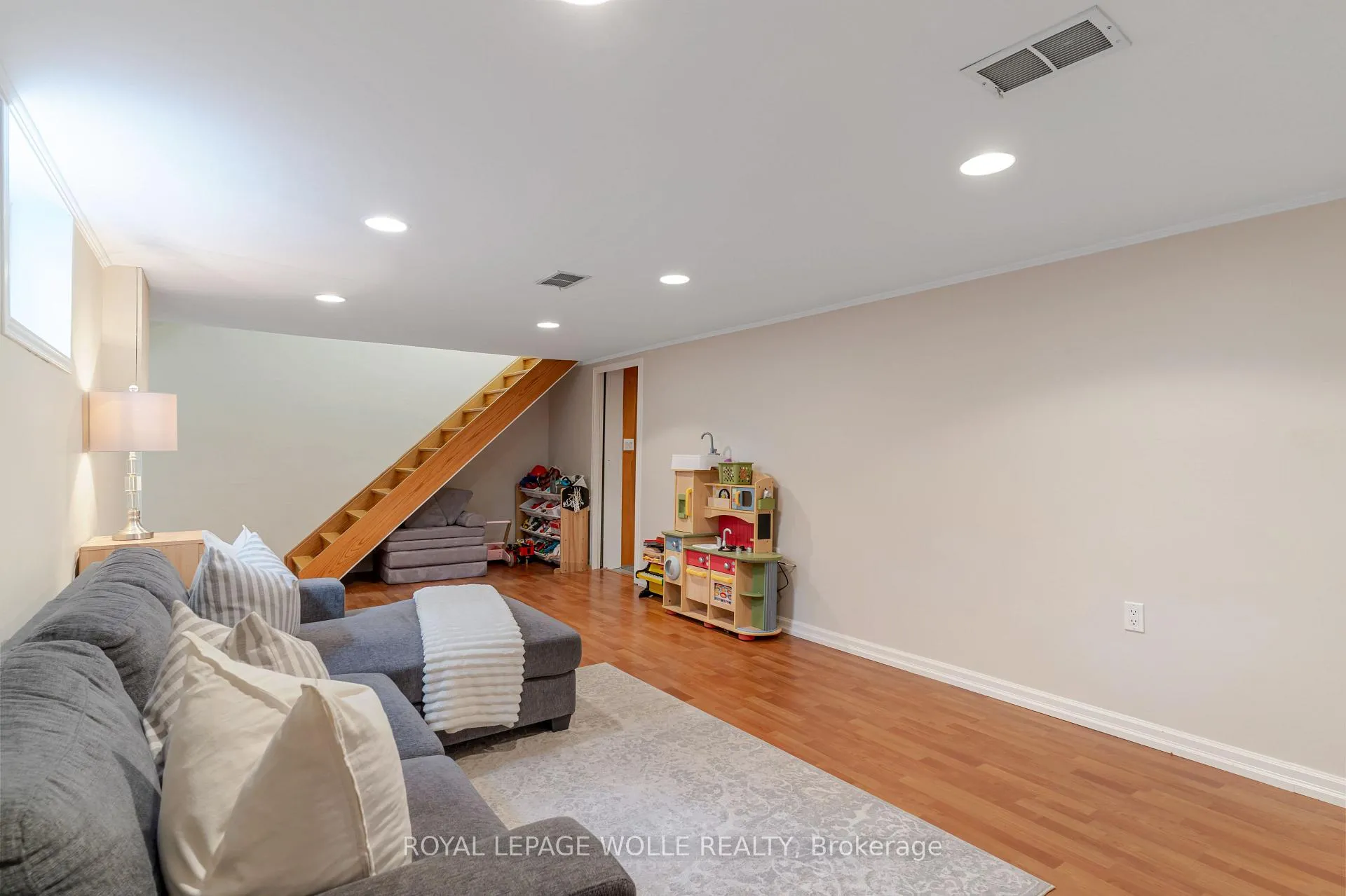Photo 34 of 226 Forsyth Drive, Waterloo — HOMEH