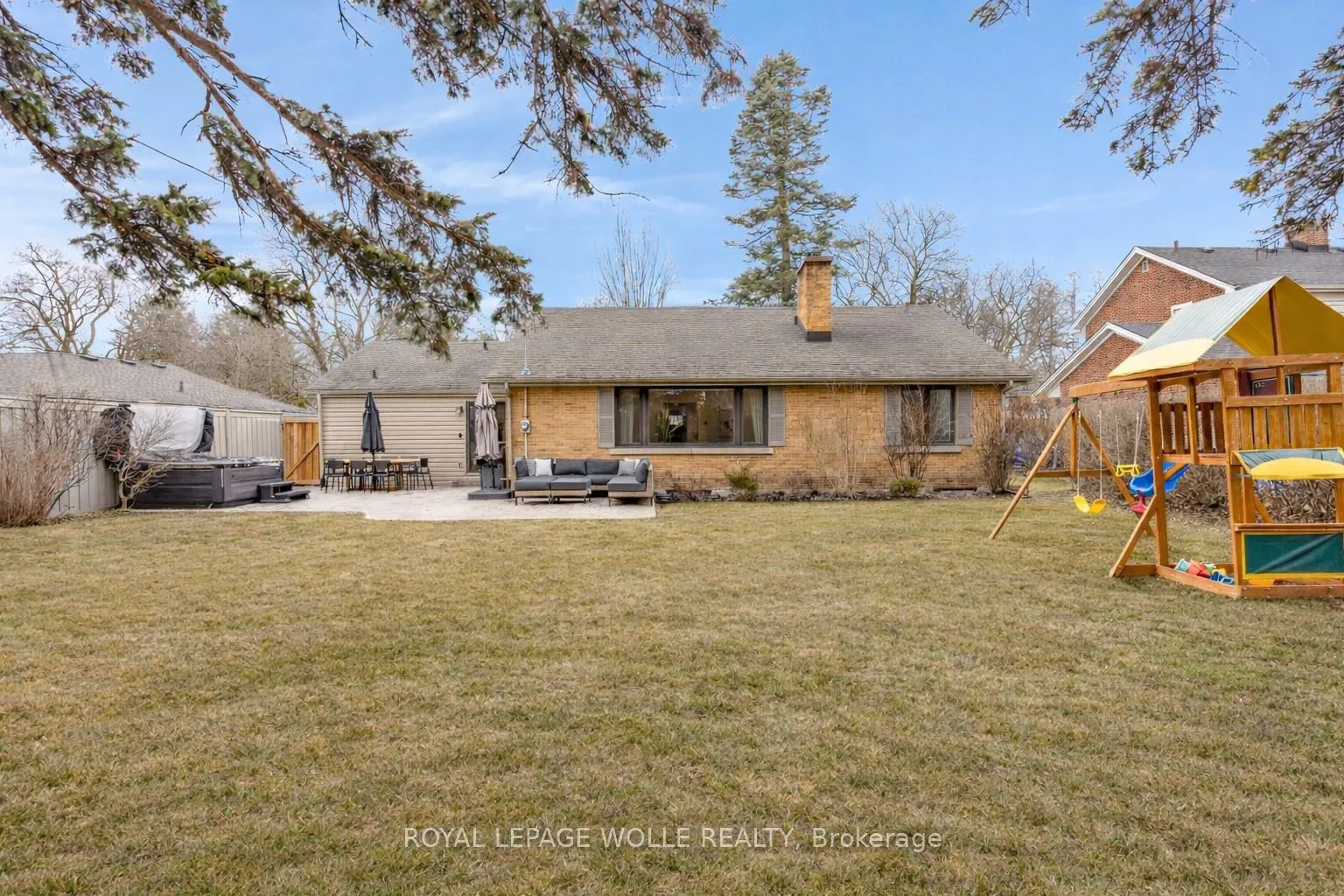 Photo 43 of 226 Forsyth Drive, Waterloo — HOMEH