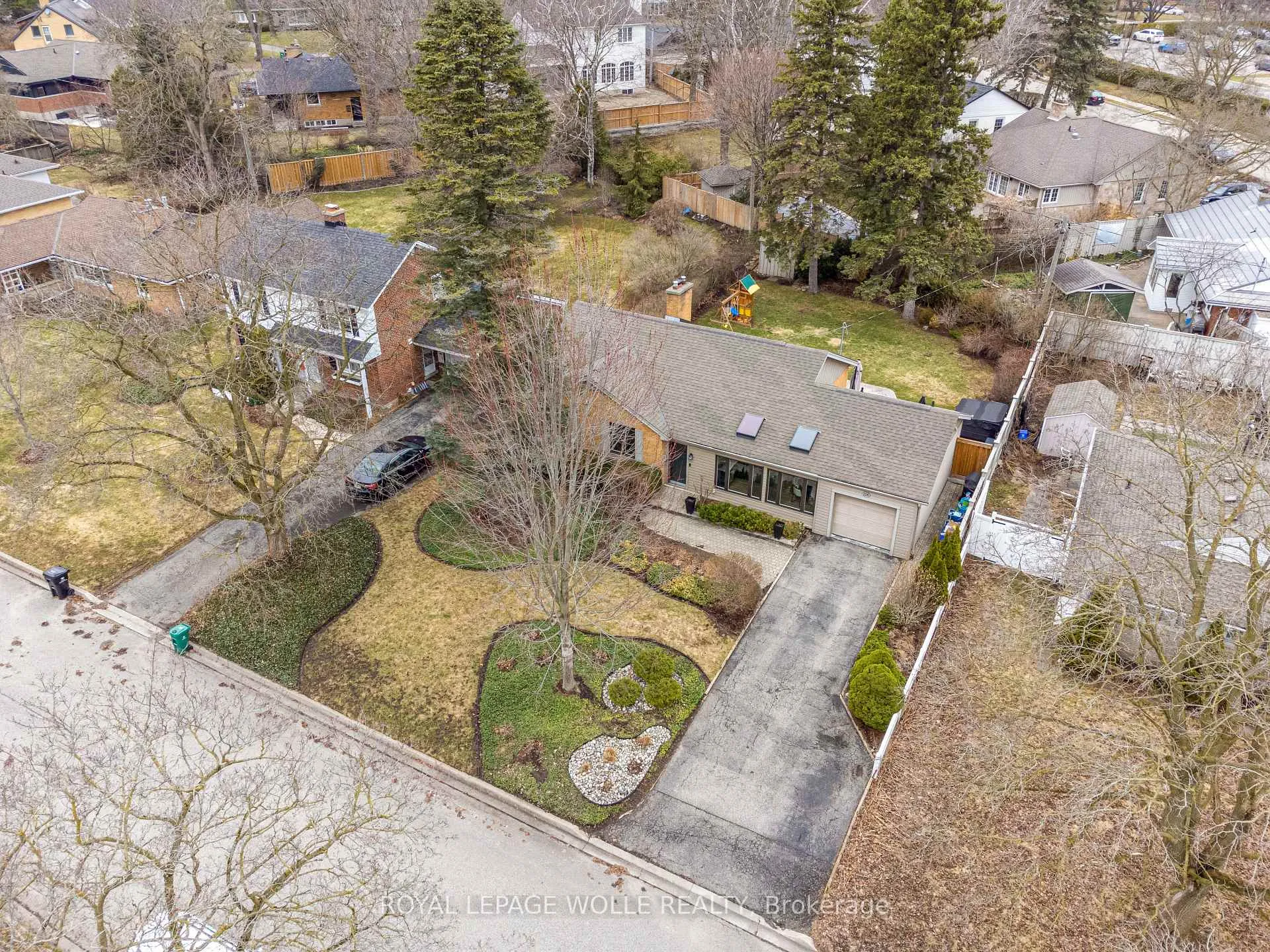 Photo 47 of 226 Forsyth Drive, Waterloo — HOMEH