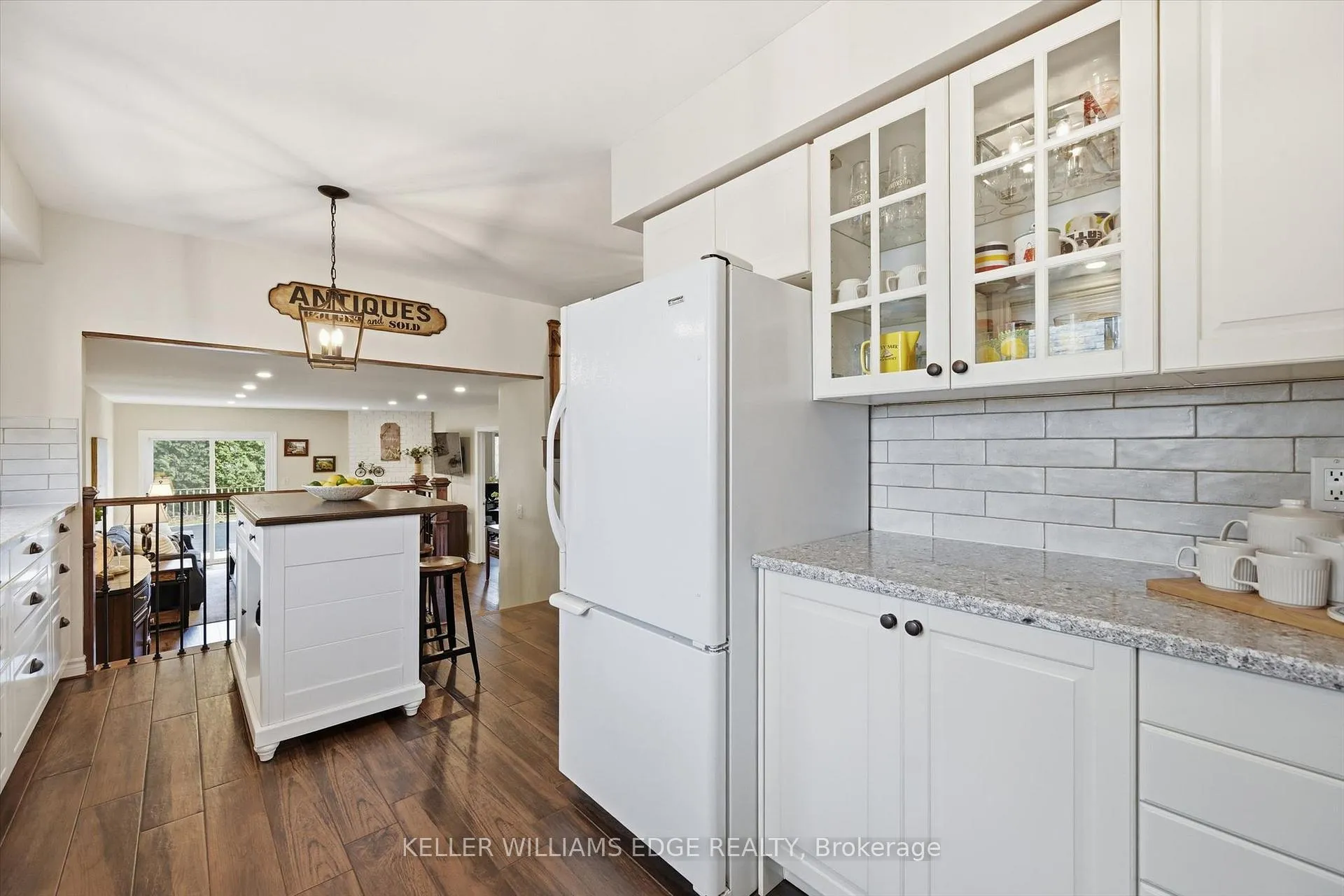 Photo 7 of 2648 Cavendish Drive, Burlington, Brant Hills — HOMEH