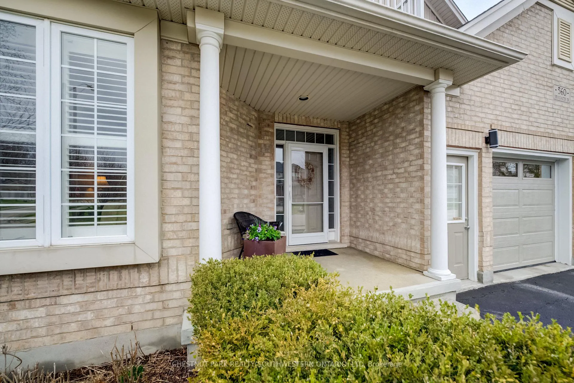Photo 3 of 560 Springwater Drive, Waterloo — HOMEH