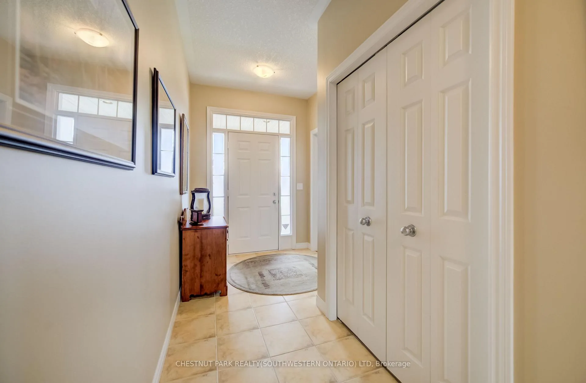 Photo 4 of 560 Springwater Drive, Waterloo — HOMEH