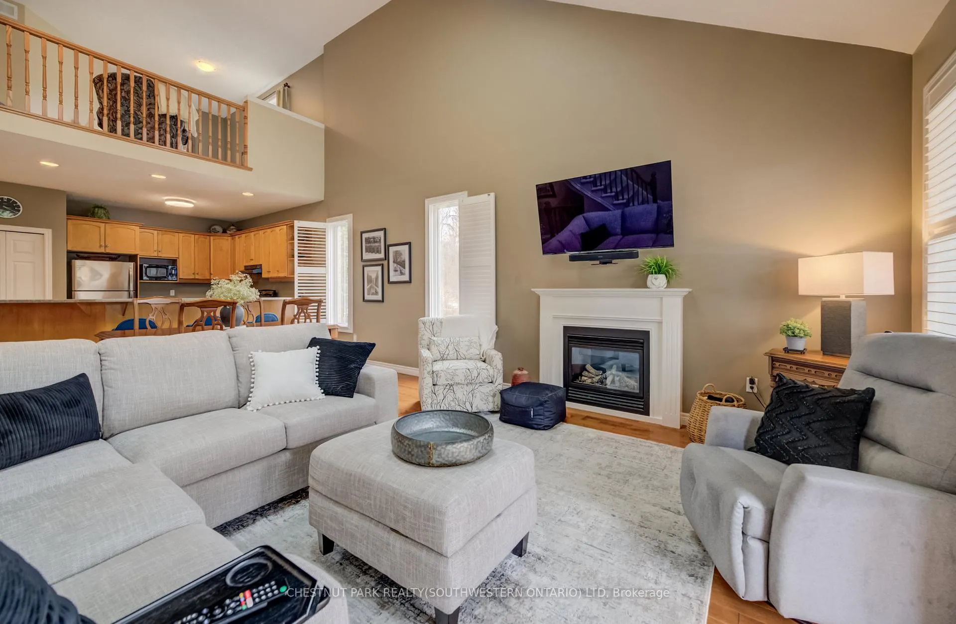 Photo 15 of 560 Springwater Drive, Waterloo — HOMEH