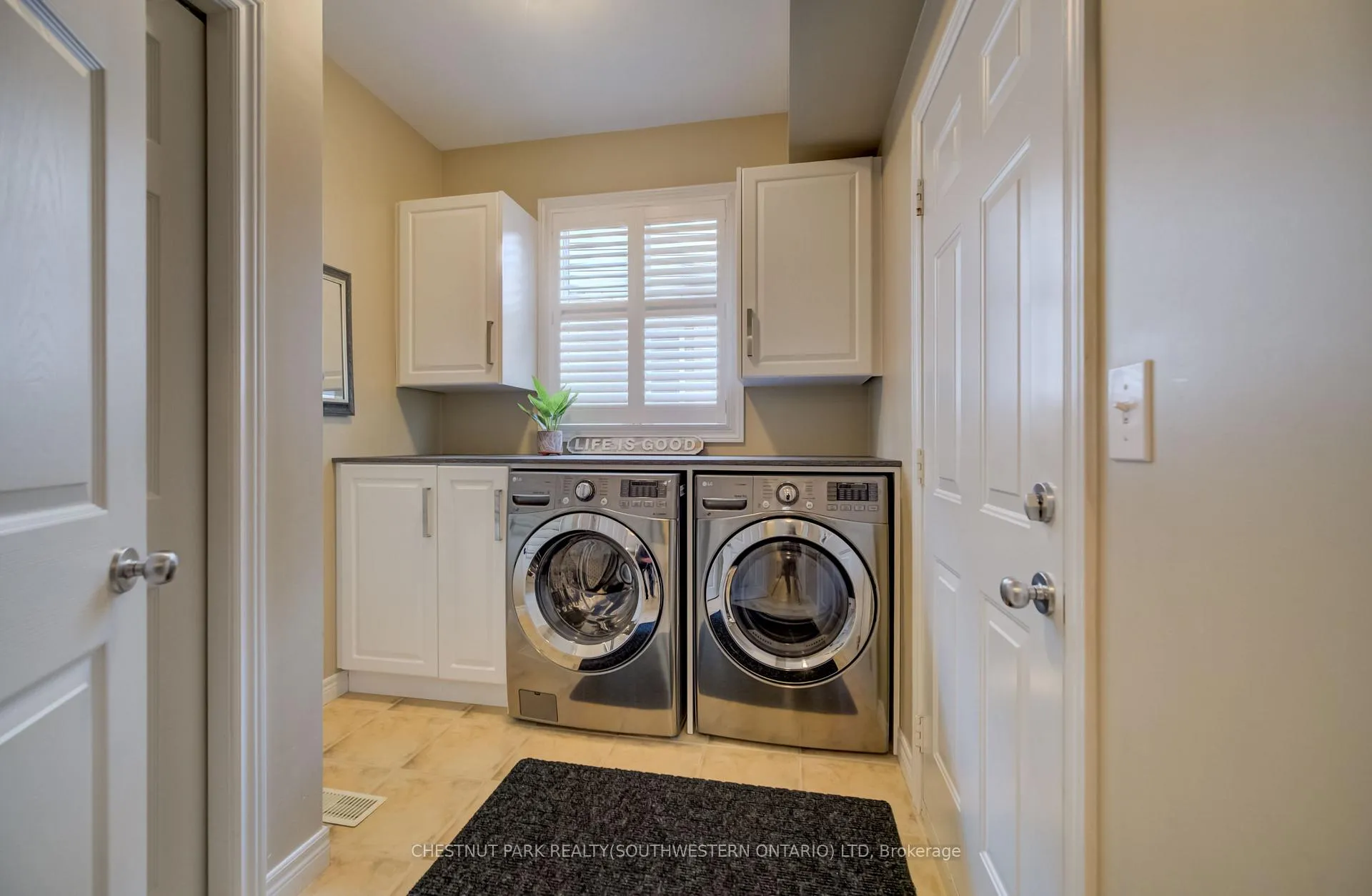Photo 17 of 560 Springwater Drive, Waterloo — HOMEH