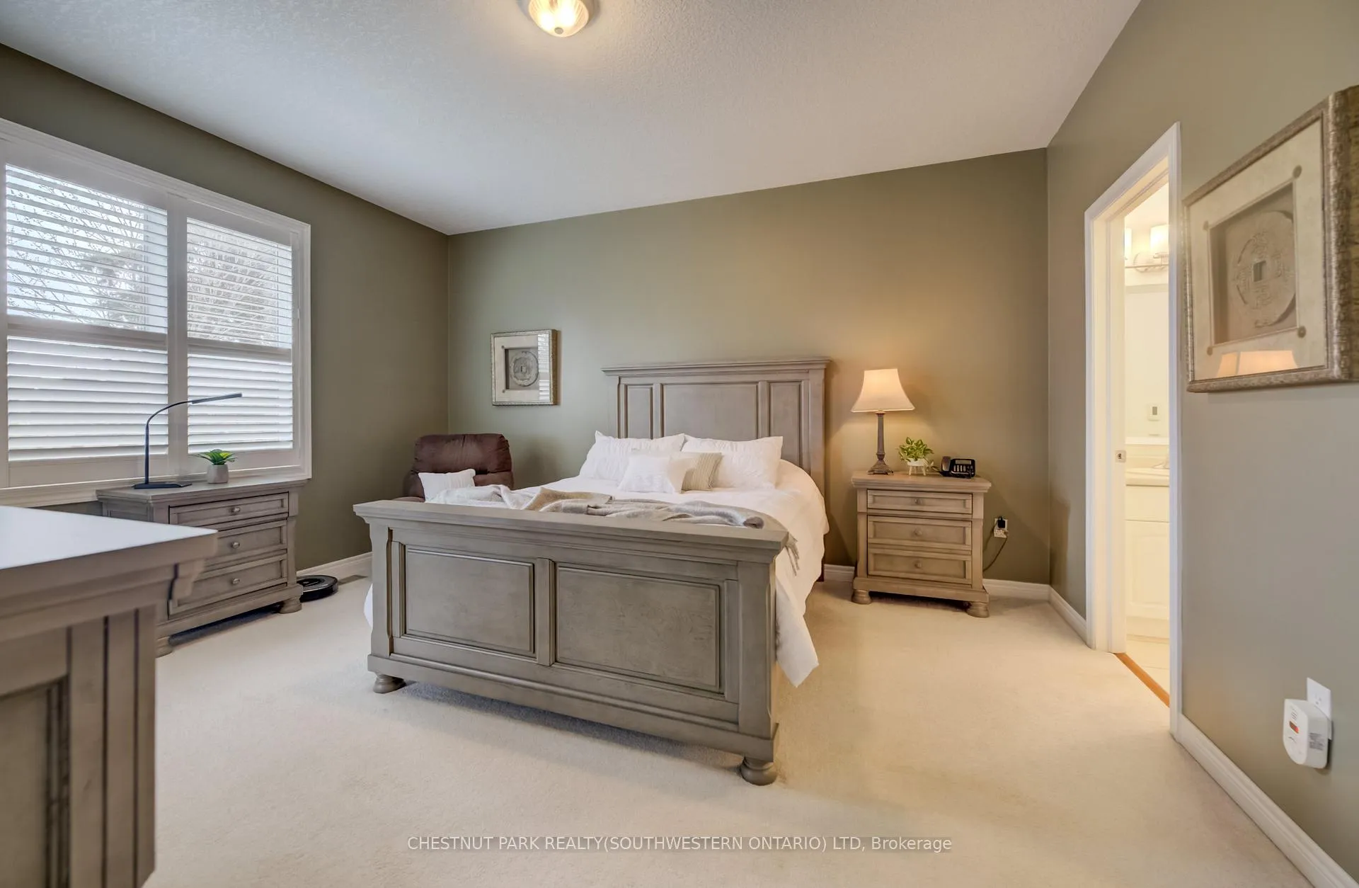 Photo 19 of 560 Springwater Drive, Waterloo — HOMEH
