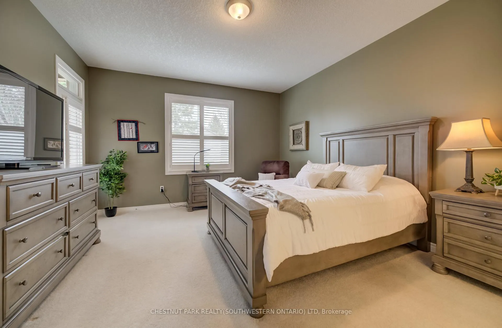Photo 20 of 560 Springwater Drive, Waterloo — HOMEH