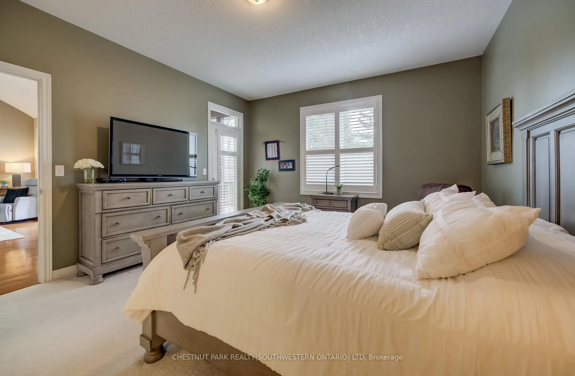 Photo 21 of 560 Springwater Drive, Waterloo — HOMEH