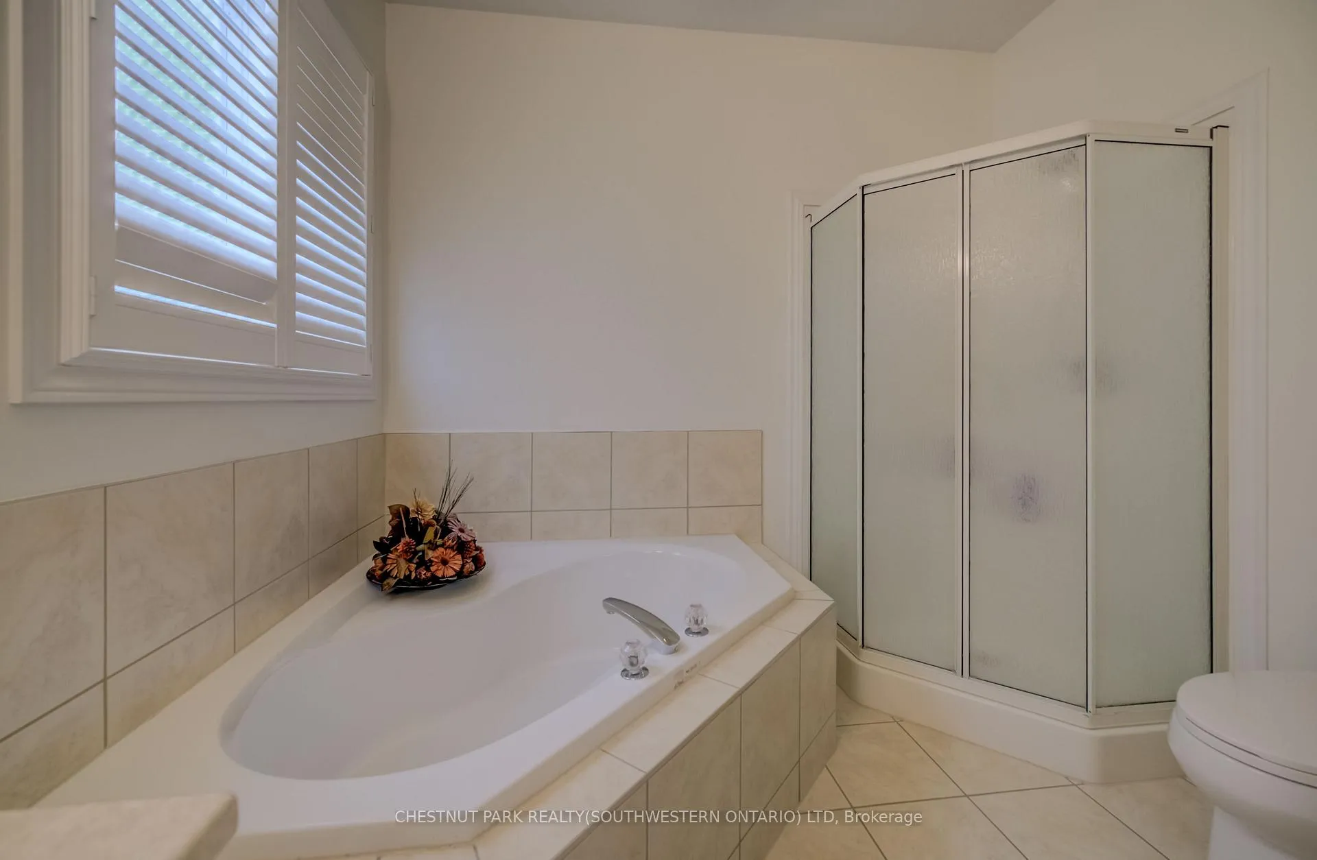 Photo 23 of 560 Springwater Drive, Waterloo — HOMEH