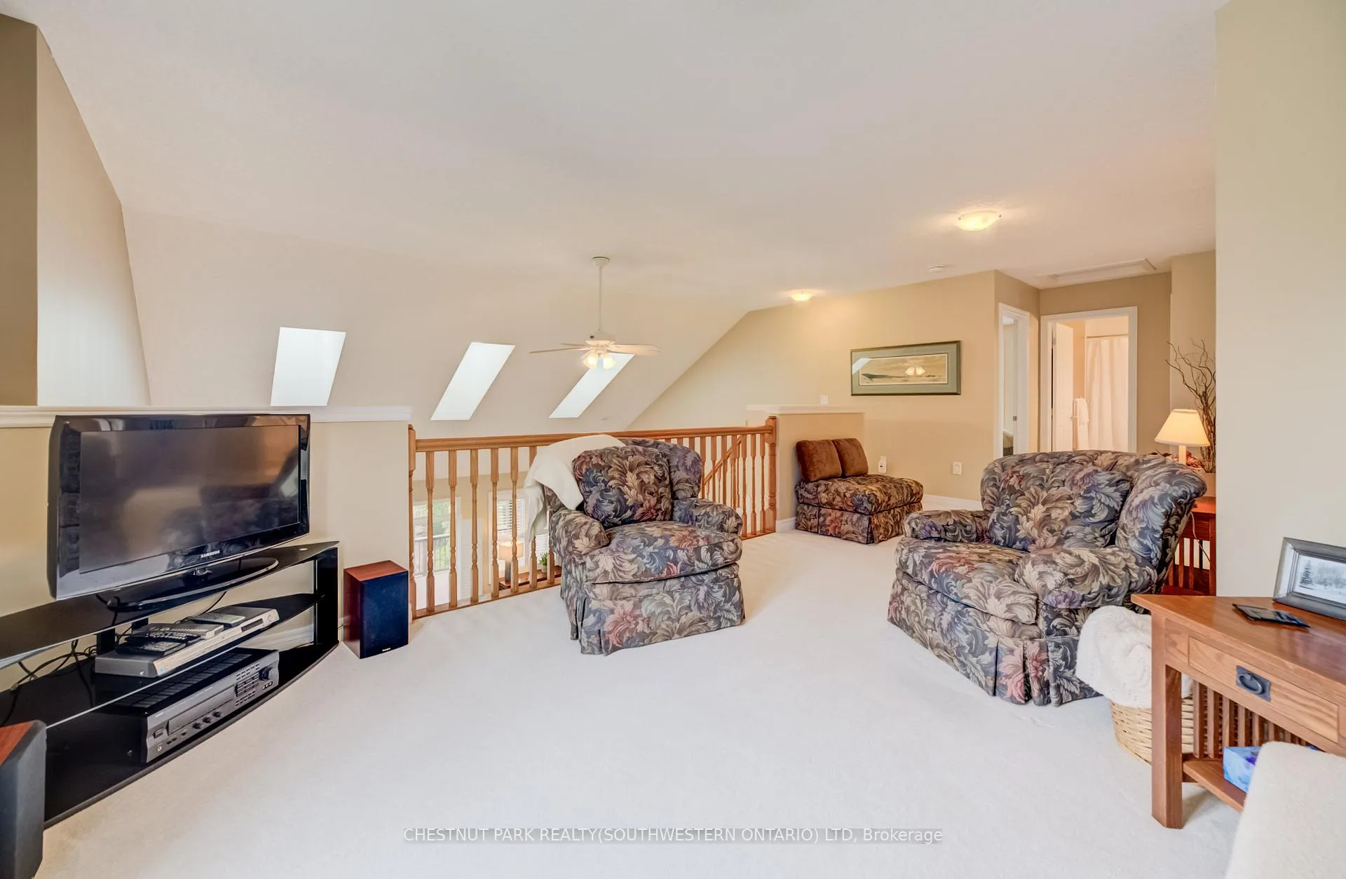 Photo 27 of 560 Springwater Drive, Waterloo — HOMEH