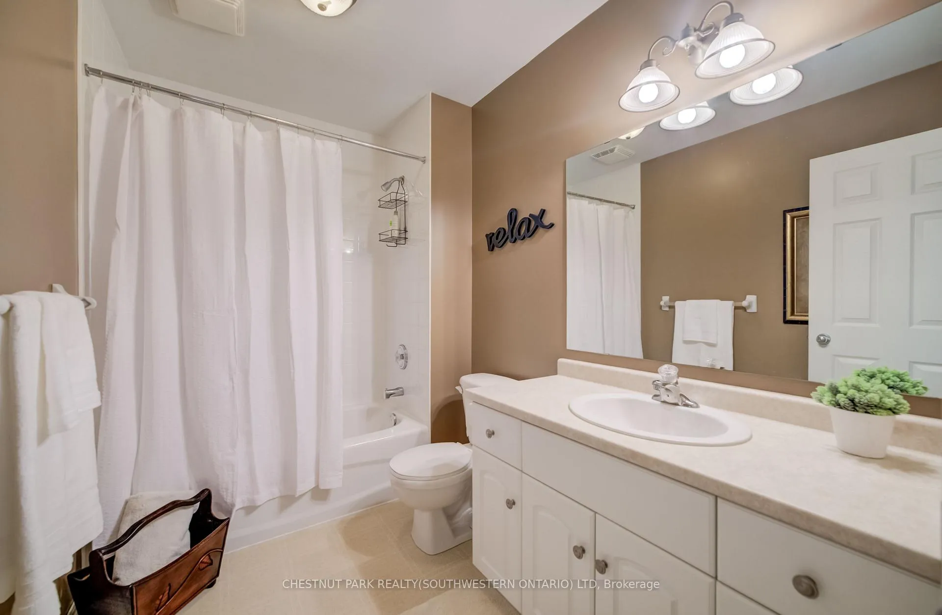 Photo 35 of 560 Springwater Drive, Waterloo — HOMEH