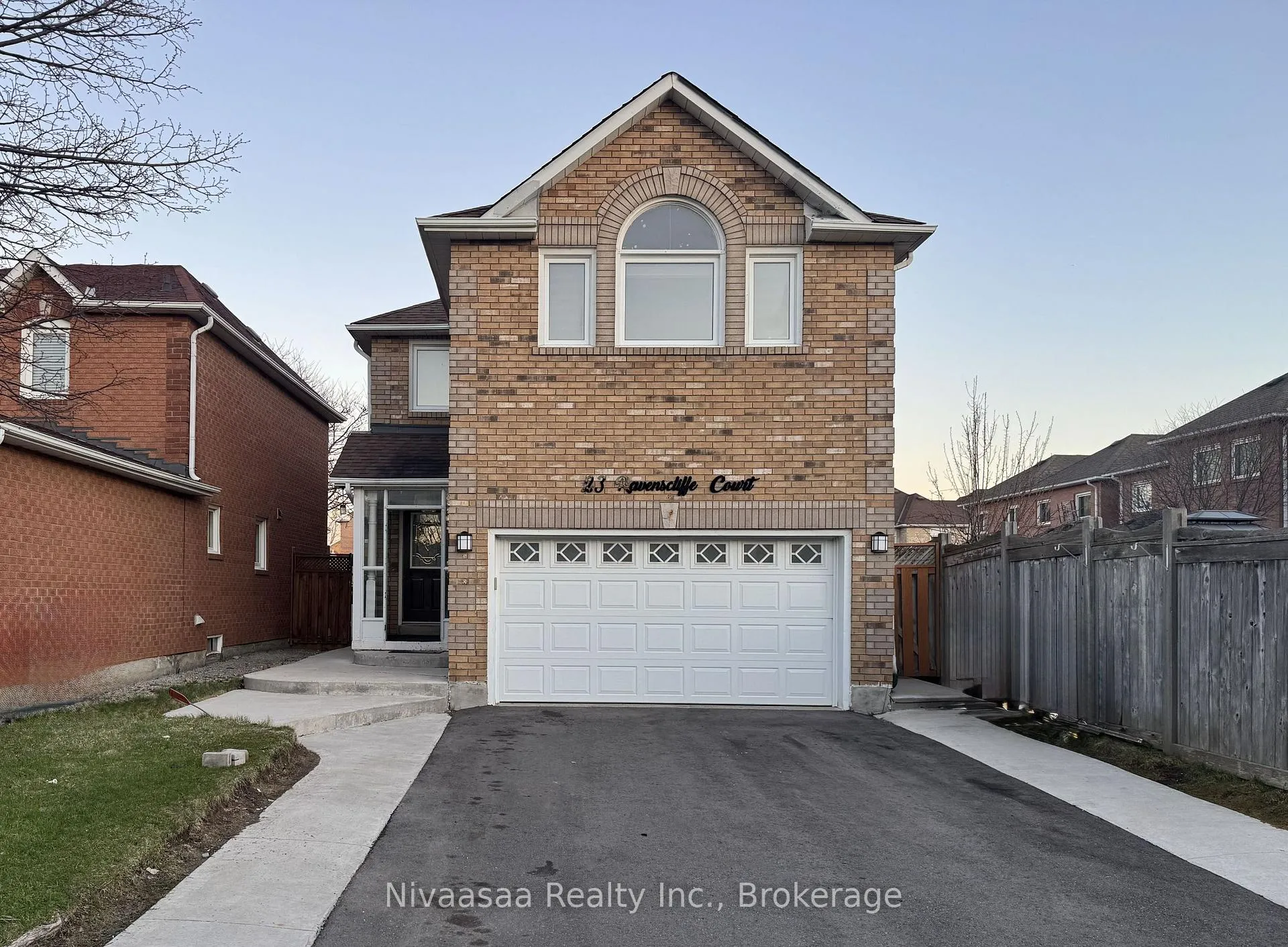 Photo 1 of Unit UPPER LEVEL, 23 Ravenscliffe Court, Brampton, Northwood Park — HOMEH