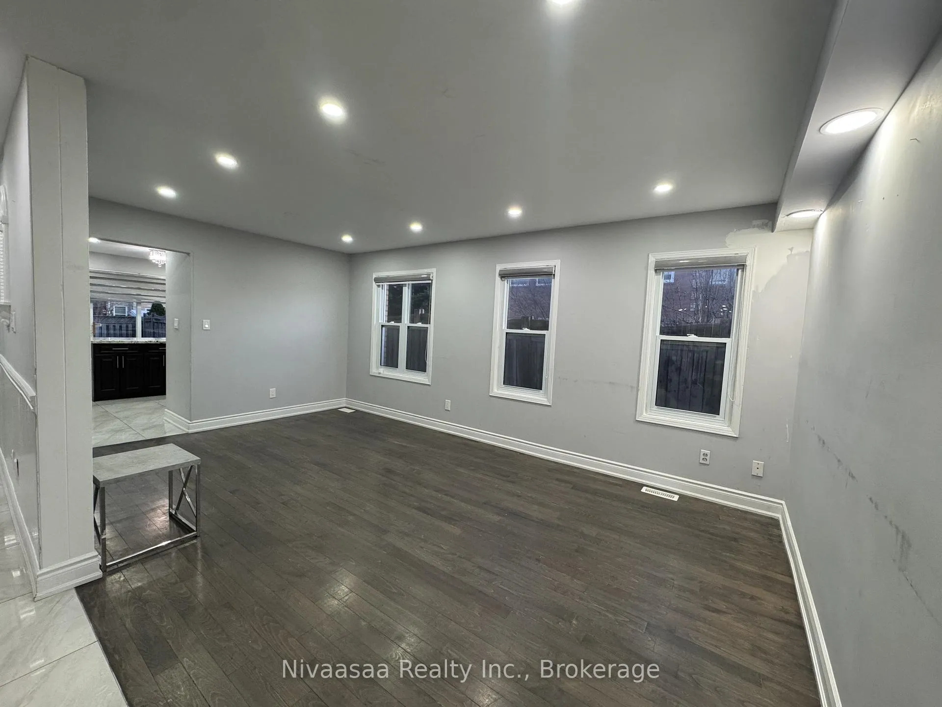 Photo 3 of Unit UPPER LEVEL, 23 Ravenscliffe Court, Brampton, Northwood Park — HOMEH