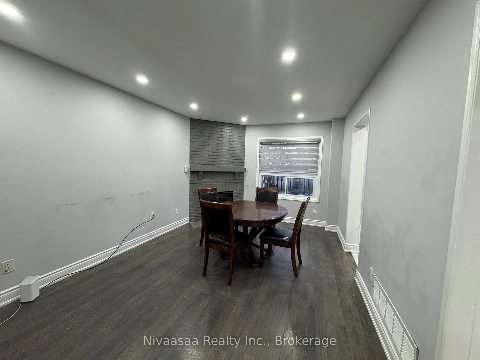 Photo 7 of Unit UPPER LEVEL, 23 Ravenscliffe Court, Brampton, Northwood Park — HOMEH