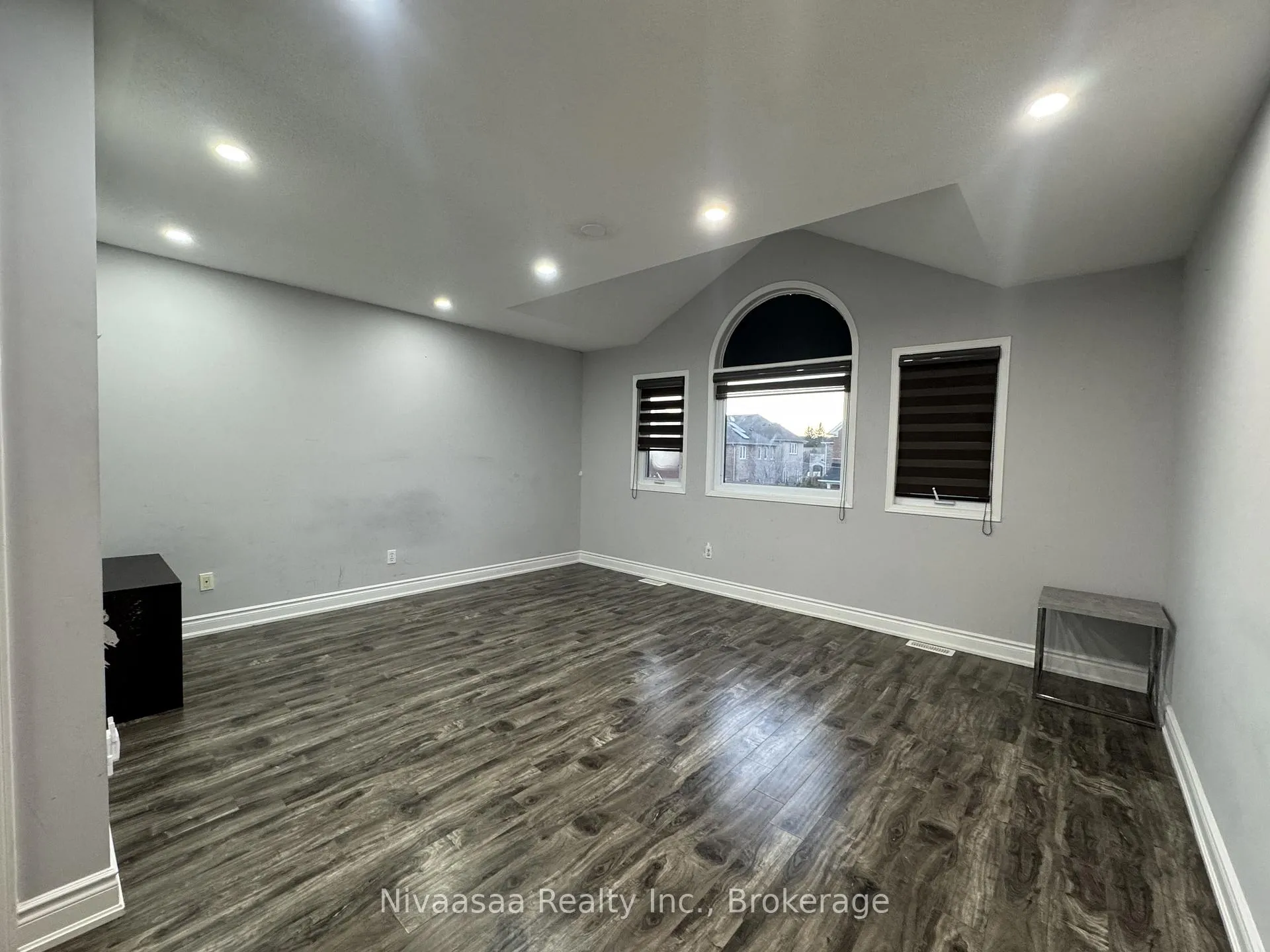 Photo 9 of Unit UPPER LEVEL, 23 Ravenscliffe Court, Brampton, Northwood Park — HOMEH